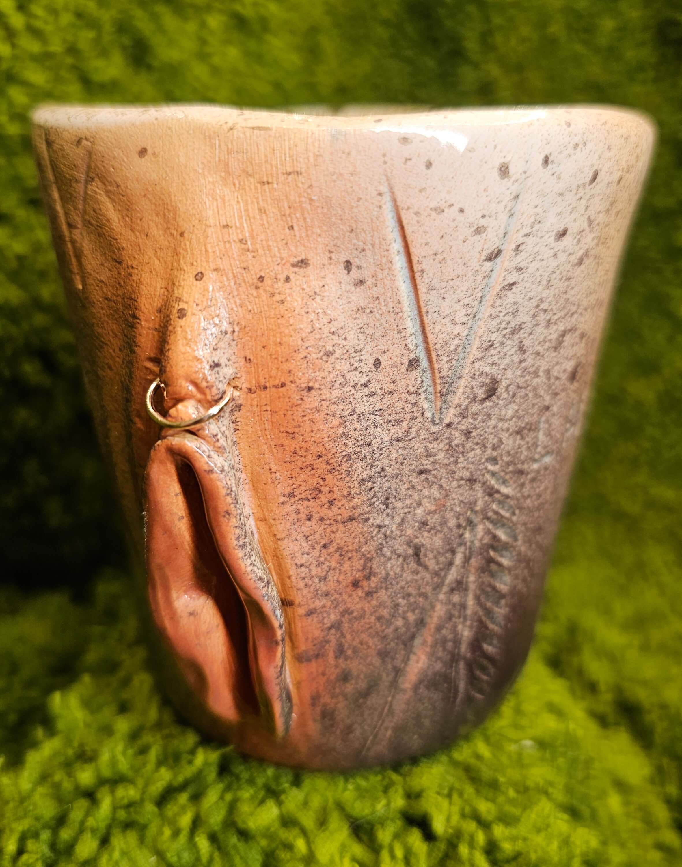 Puodelis  "Laikas Tirpsta Tarp Pirštų"