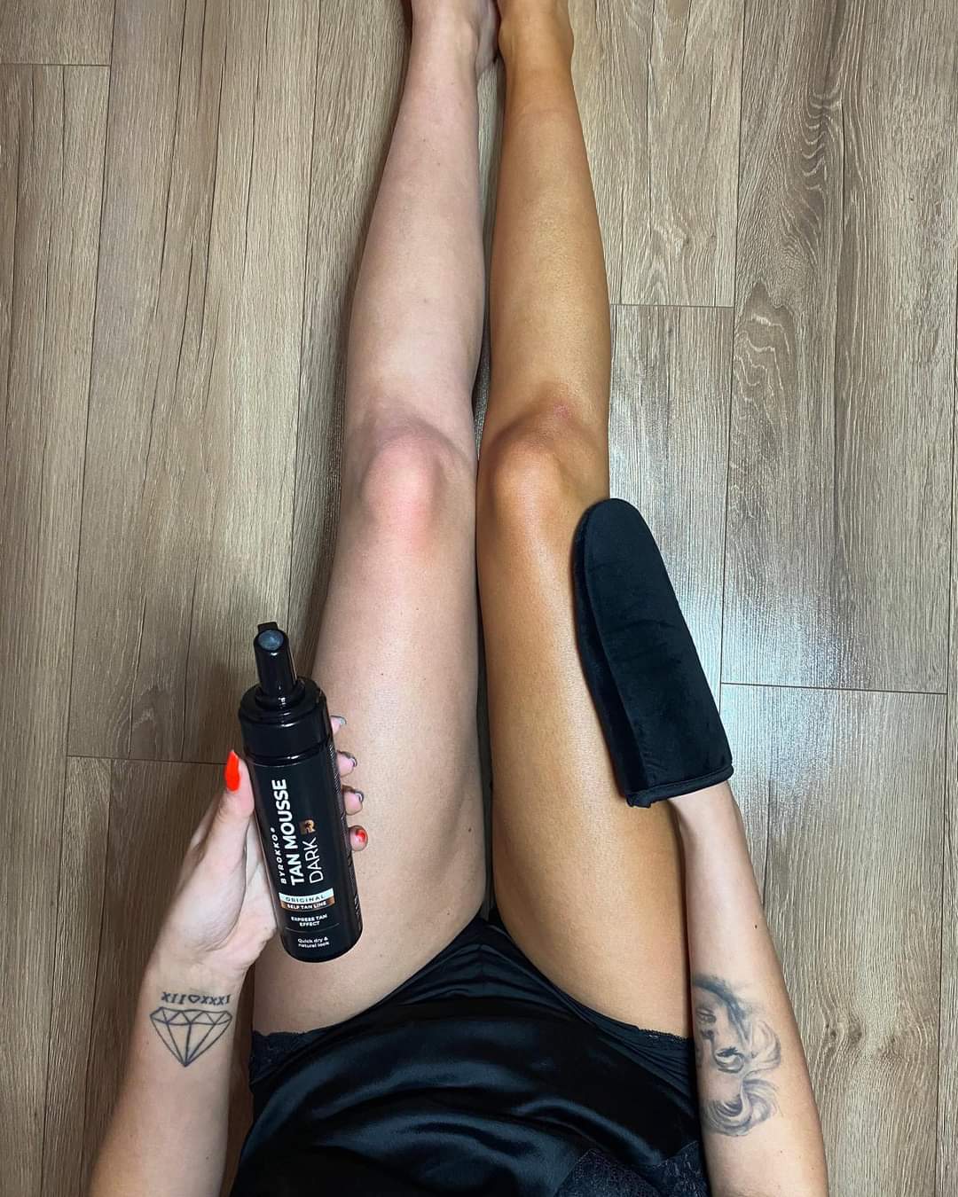  TAN MOUSSE + TANNING MITT SELF  (200 ml) Free glow!