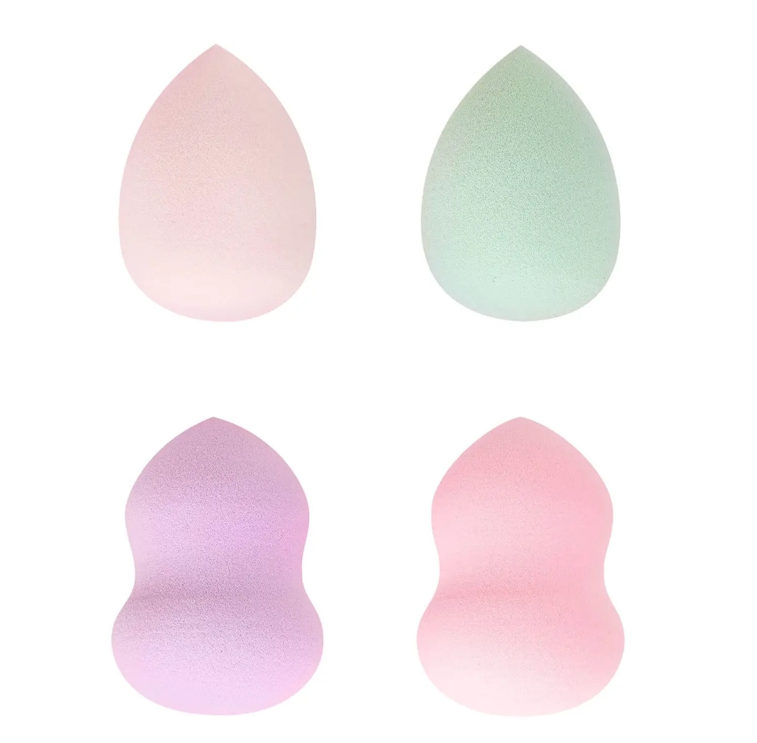 Brushworks HD Midi Sponge Set A four-piece makeup sponge set designed to apply liquid and powder formulations.