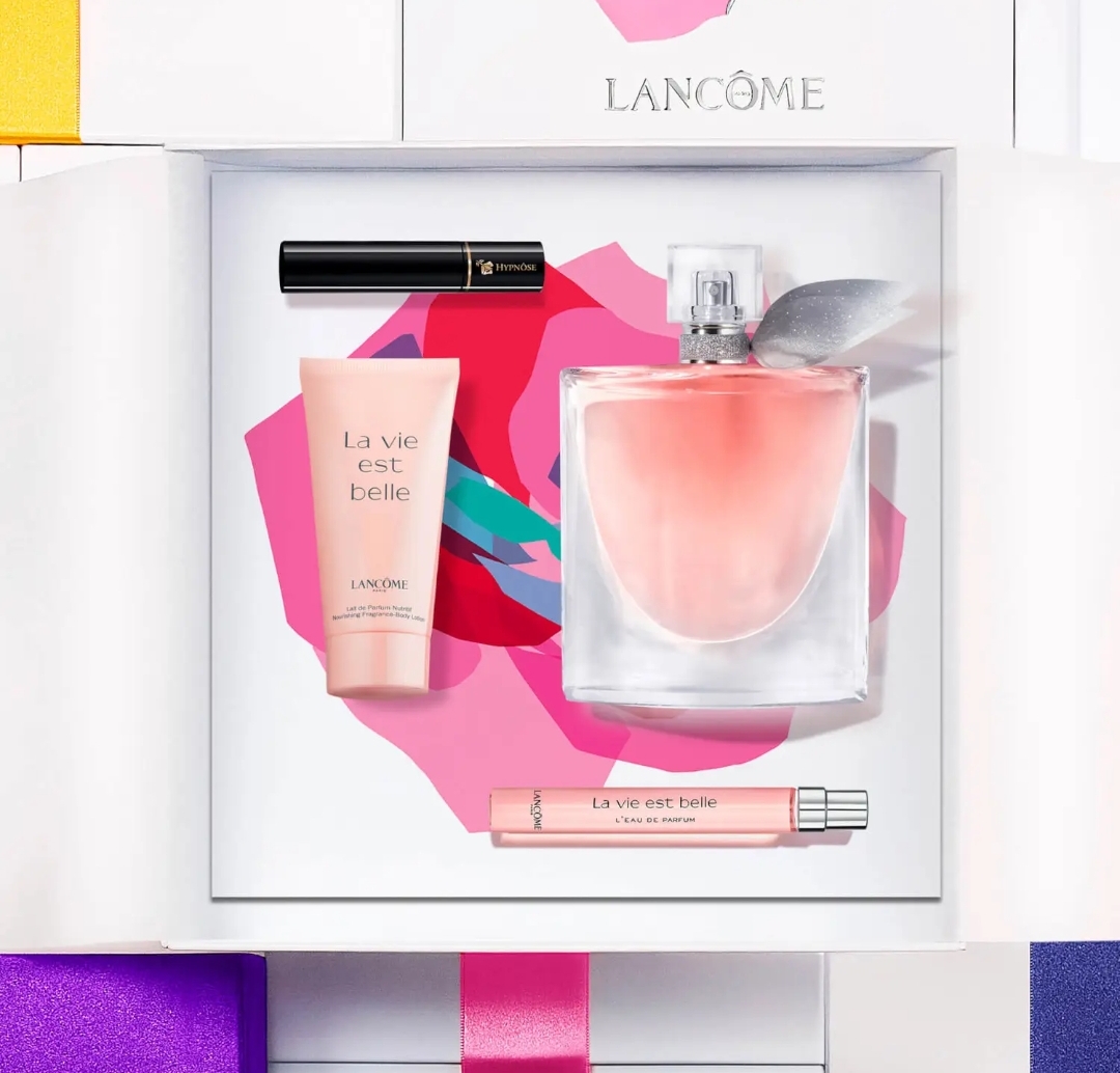  Lancôme Mother's Day La Vie Est Belle Eau de Parfum 100ml Gift Set A four-piece fragrance set featuring the signature La Vie Est Belle fragrance.