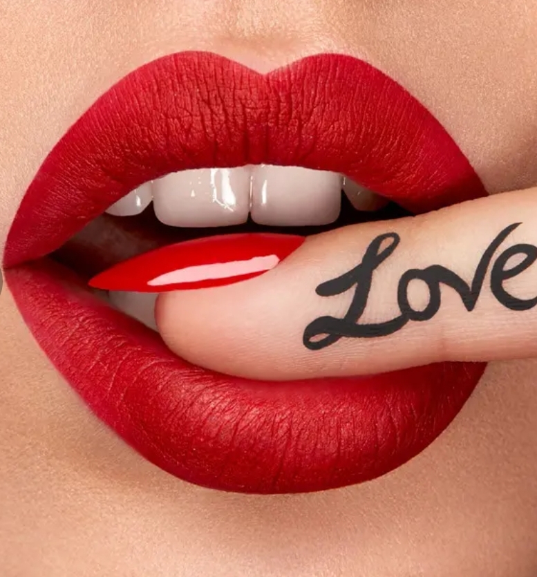 Ray Of Love Long Lasting Lip Stylo Long-lasting, no-transfer, ultra-matte lipstick 