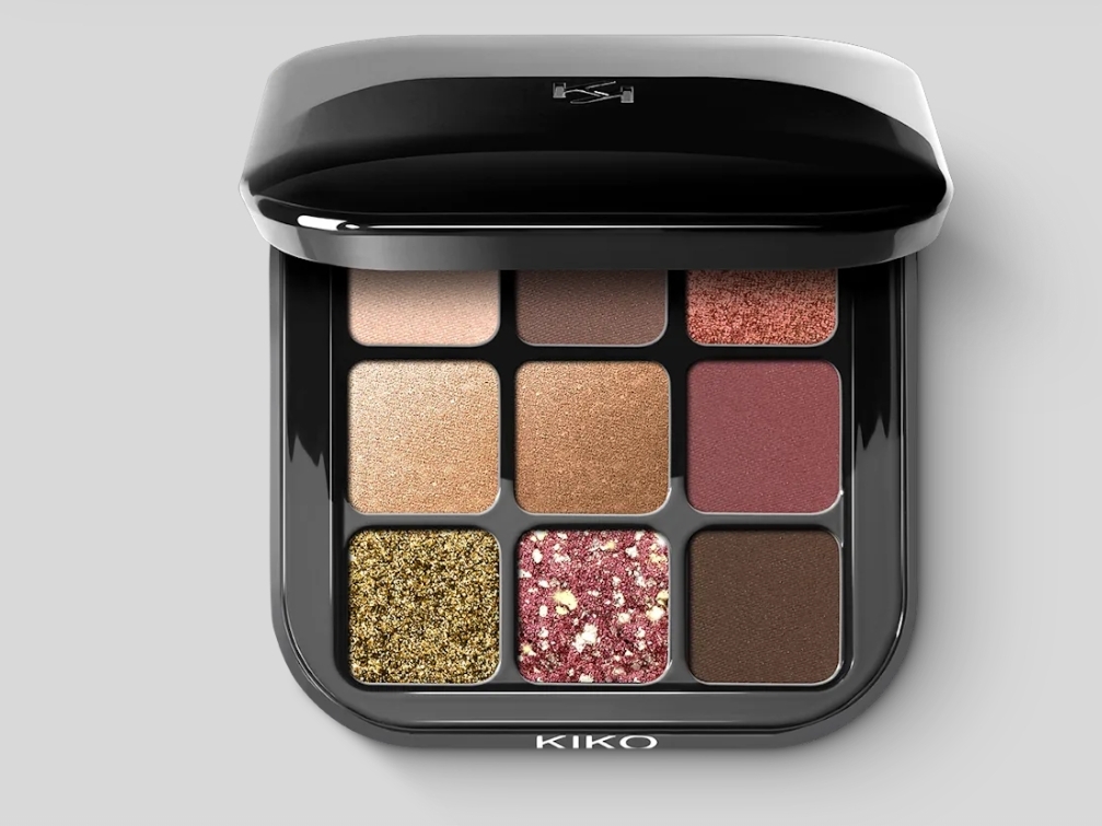 Palette with 9 eyeshadows in different finishes 03 burgundy notes