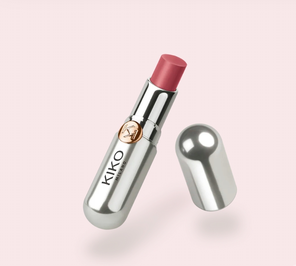 Coloured, moisturizing lip balm with a pleasant fruity 02  vanilla,04 tutti frutty,08 almond,  06 Blackberry   aroma