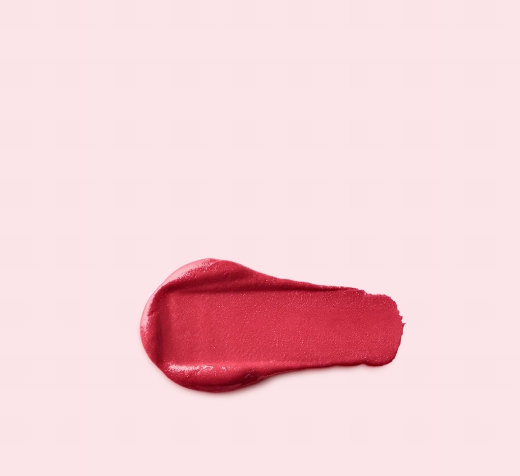 Liquid lipstick with a matte-to-shimmering finish