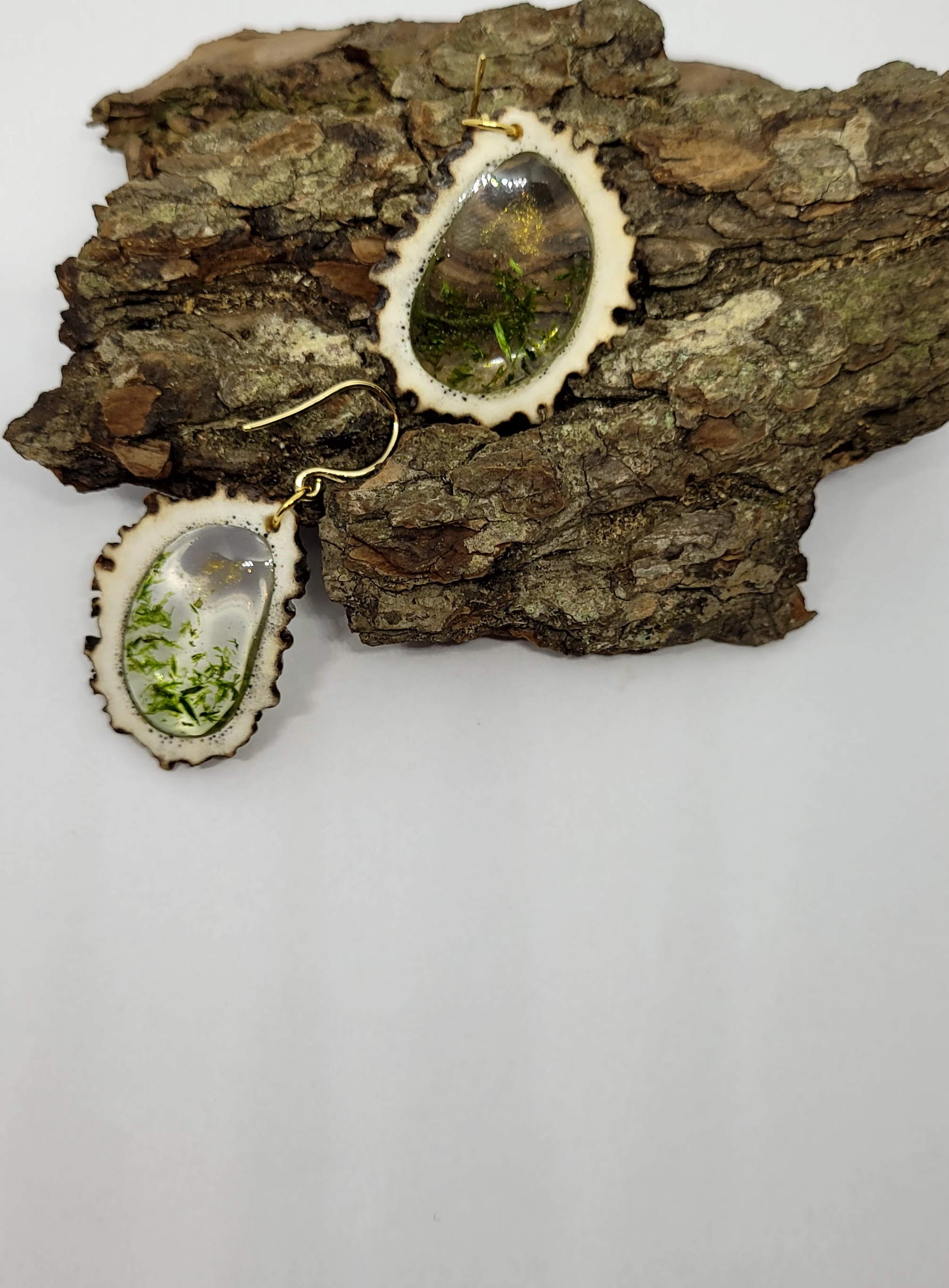 Auskarai iš tauriojo elnio rago / Red deer antler earrings