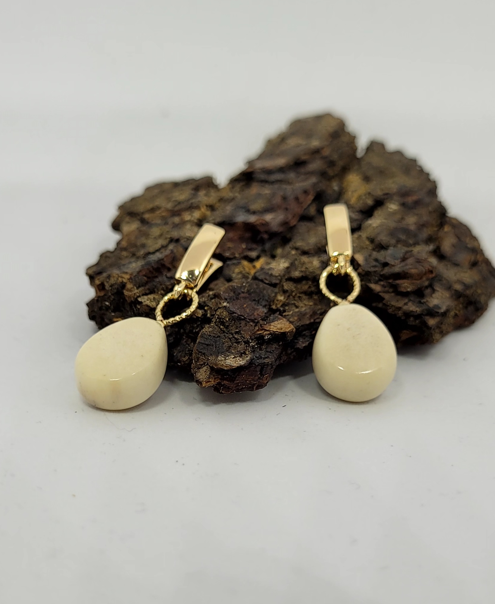 Auskarai iš briedžio rago / Moose antler earrings