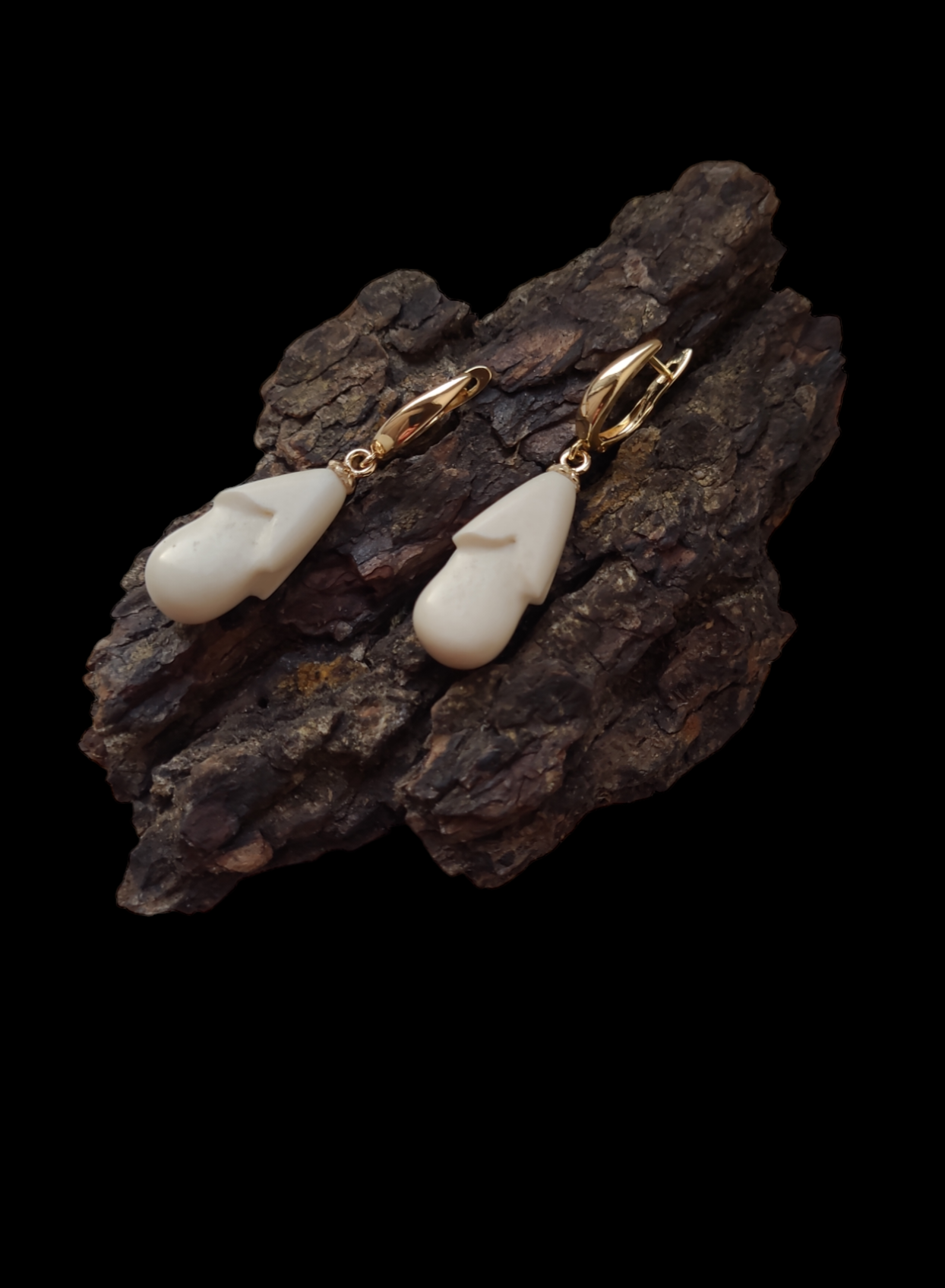 Auskarai iš briedžio rago / Moose antler earrings