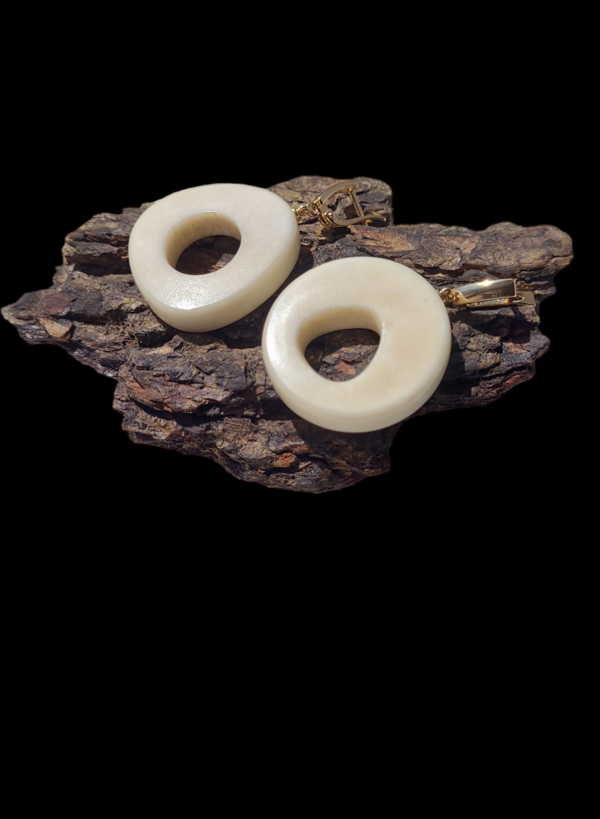 Auskarai iš tauriojo elnio rago / Red deer antler earrings