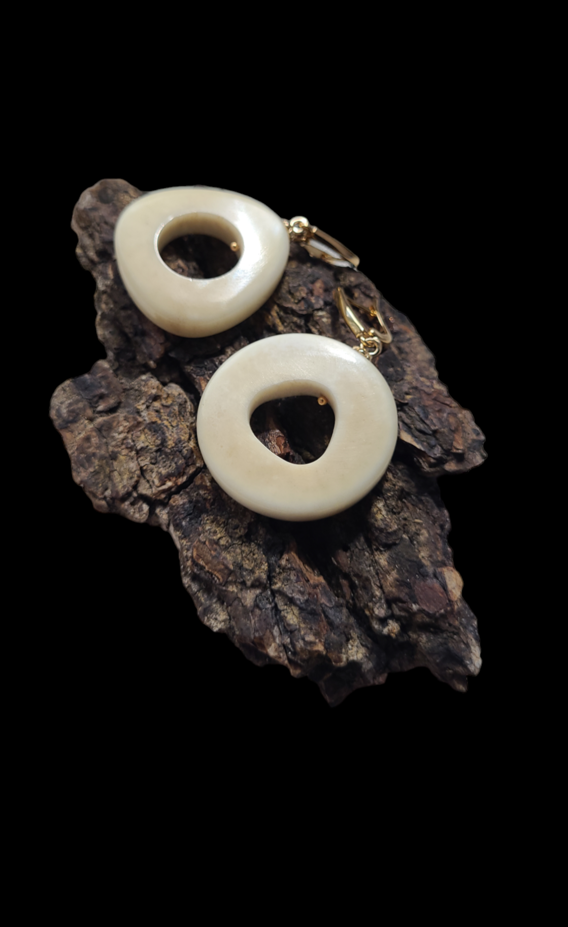 Auskarai iš tauriojo elnio rago / Red deer antler jewelry