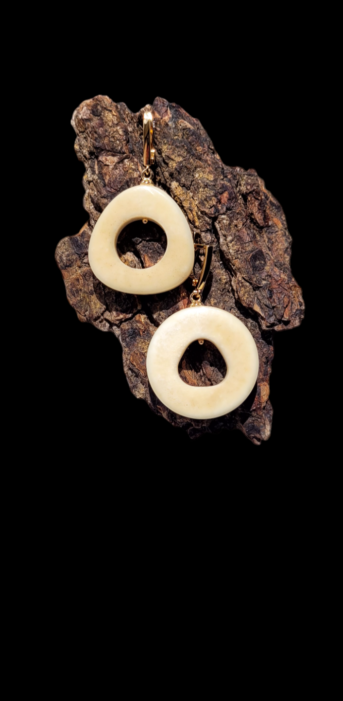 Auskarai iš tauriojo elnio rago / Red deer antler jewelry