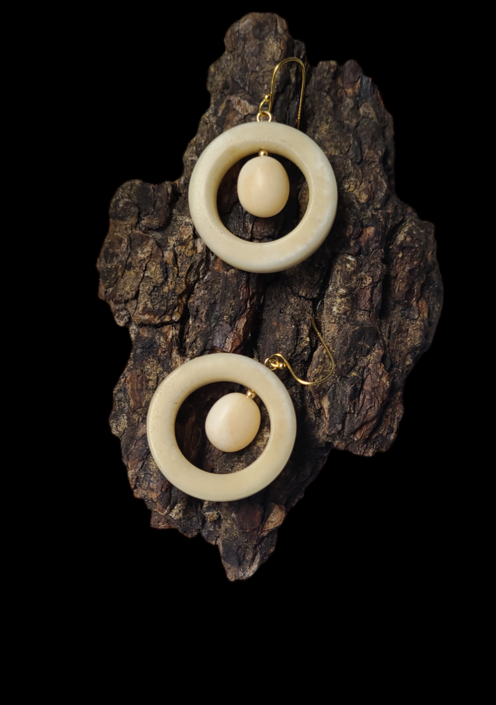 Auskarai iš tauriojo  elnio rago / Red deer antler earrings