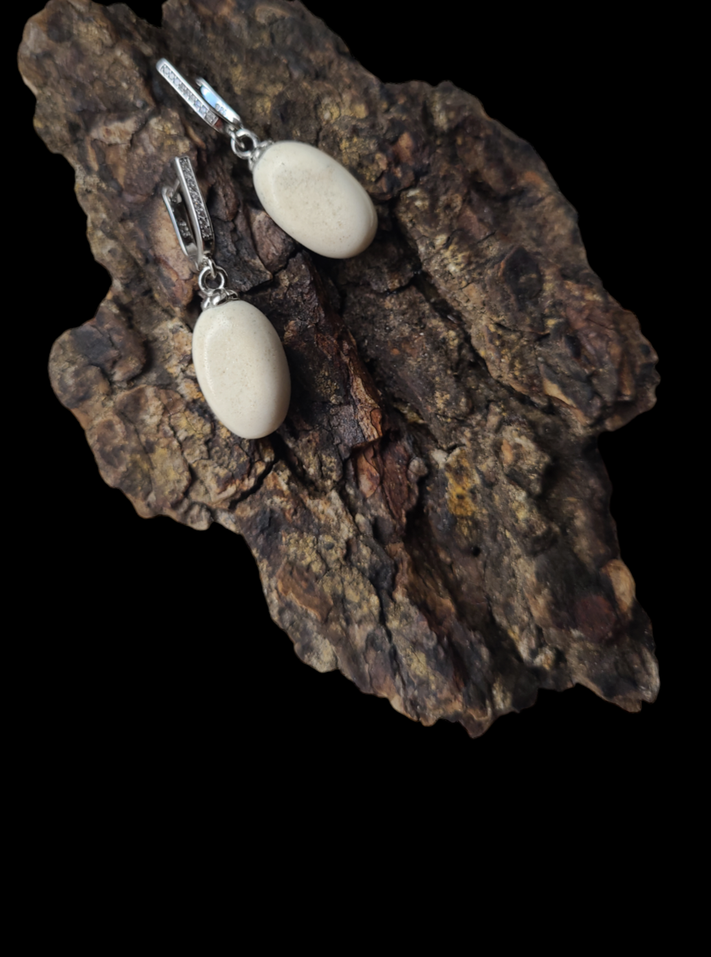 Auskarai iš briedžio rago / Moose antler earrings