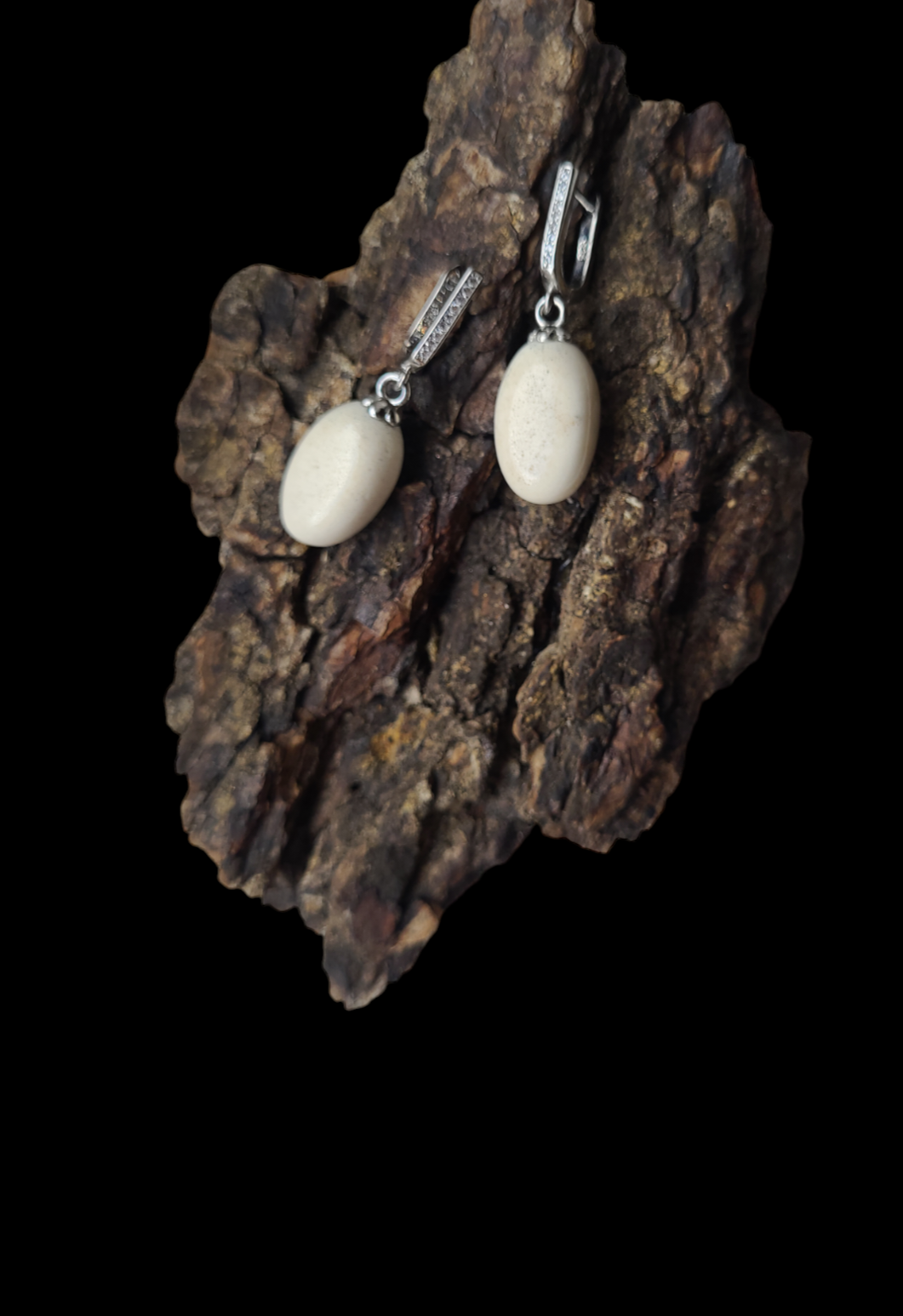 Auskarai iš briedžio rago / Moose antler earrings
