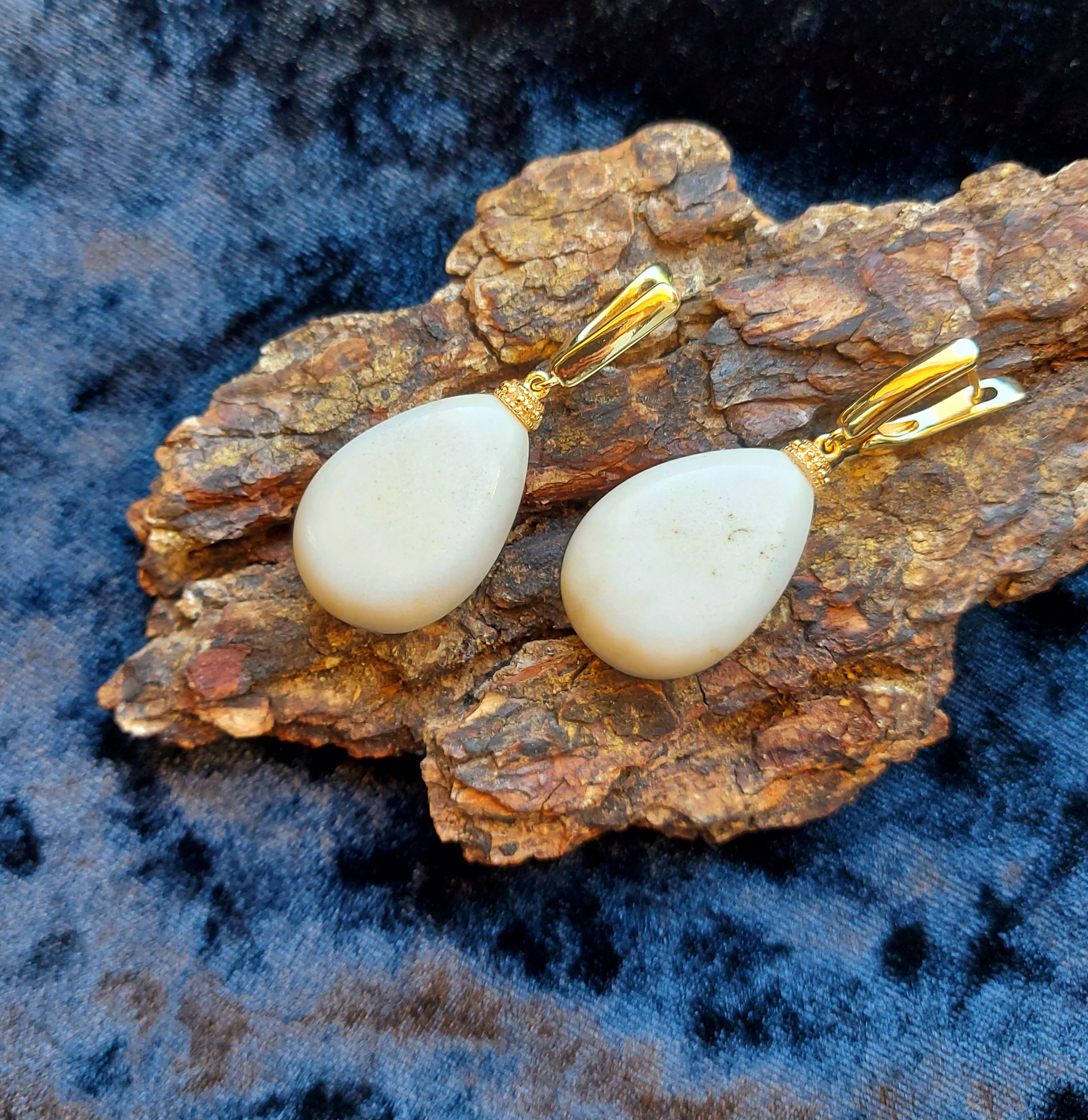 Auskarai iš briedžio rago / Moose antler earrings
