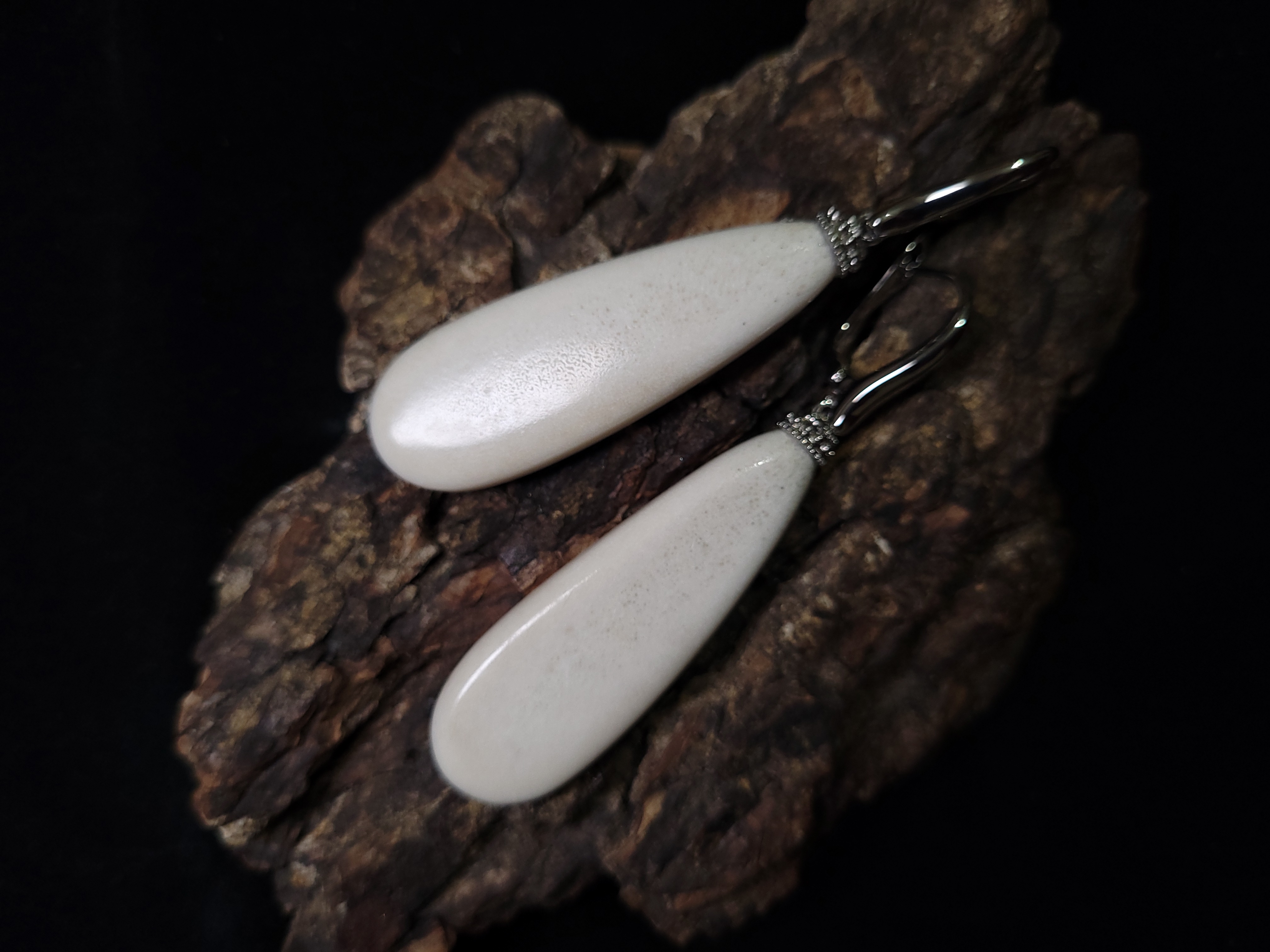 Auskarai iš briedžio rago / Moose antler earrings