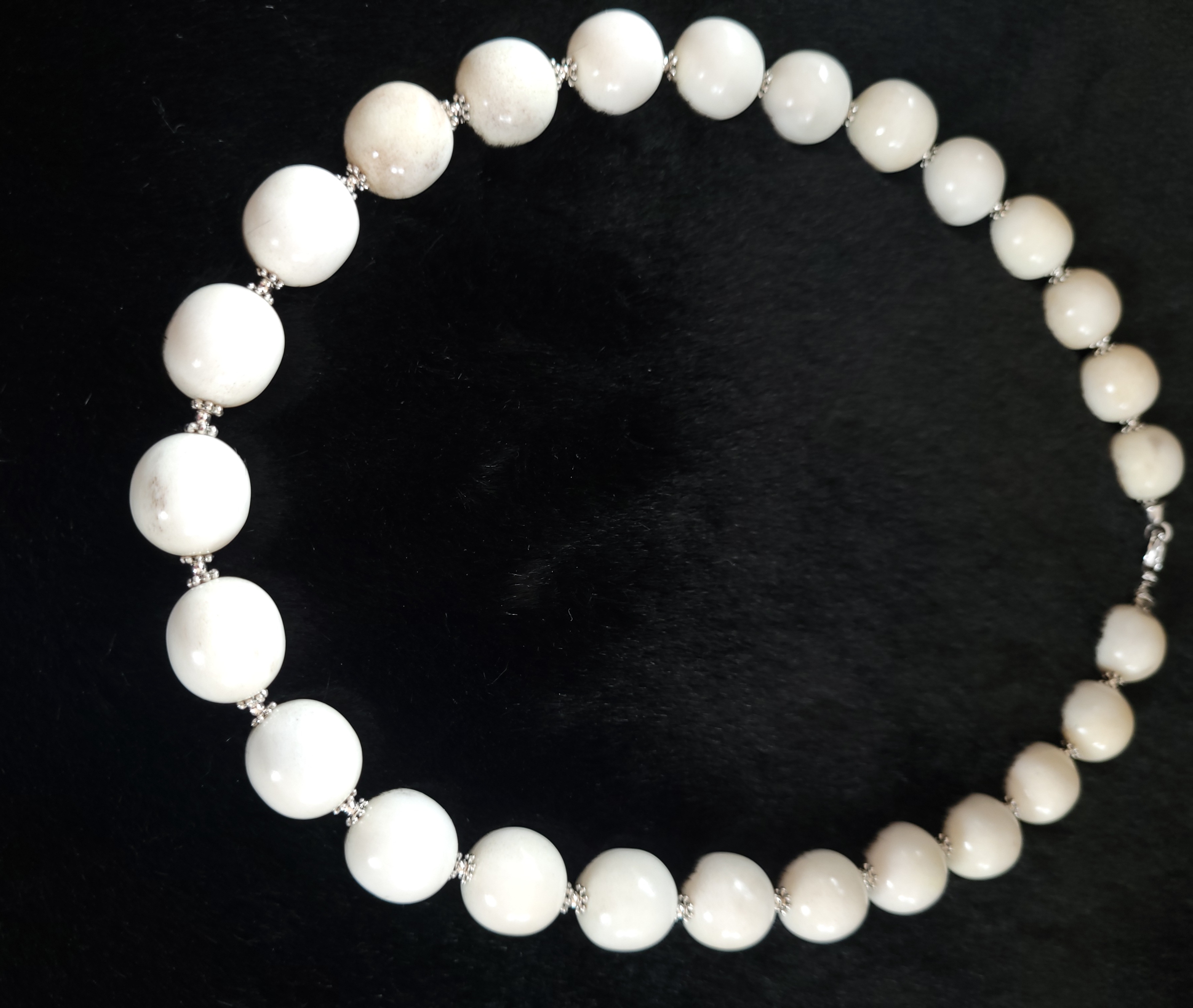 Karoliai iš briedžio rago / Moose antler necklace