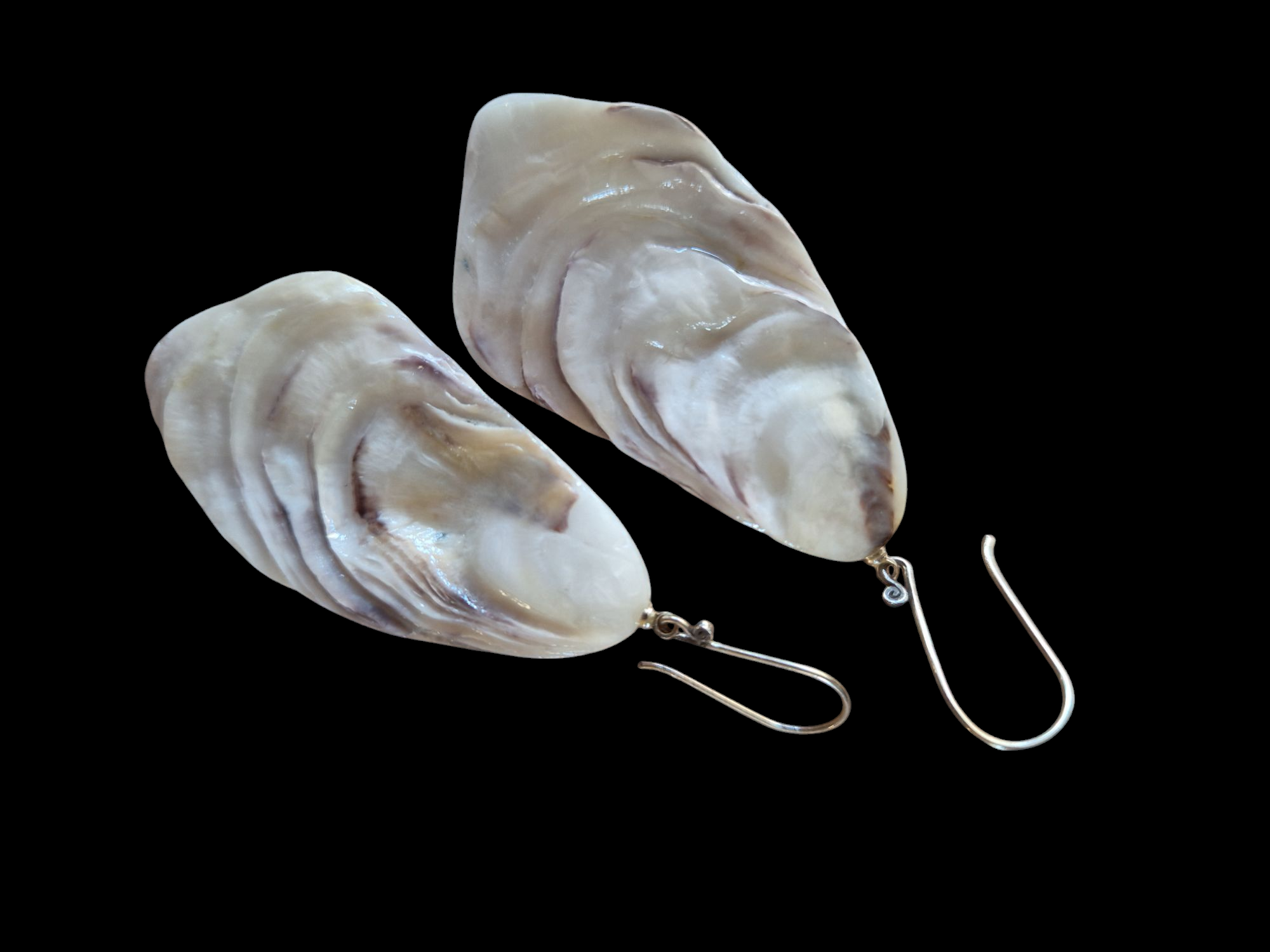 Auskarai iš austrių geldelių / Oyster shell earrings