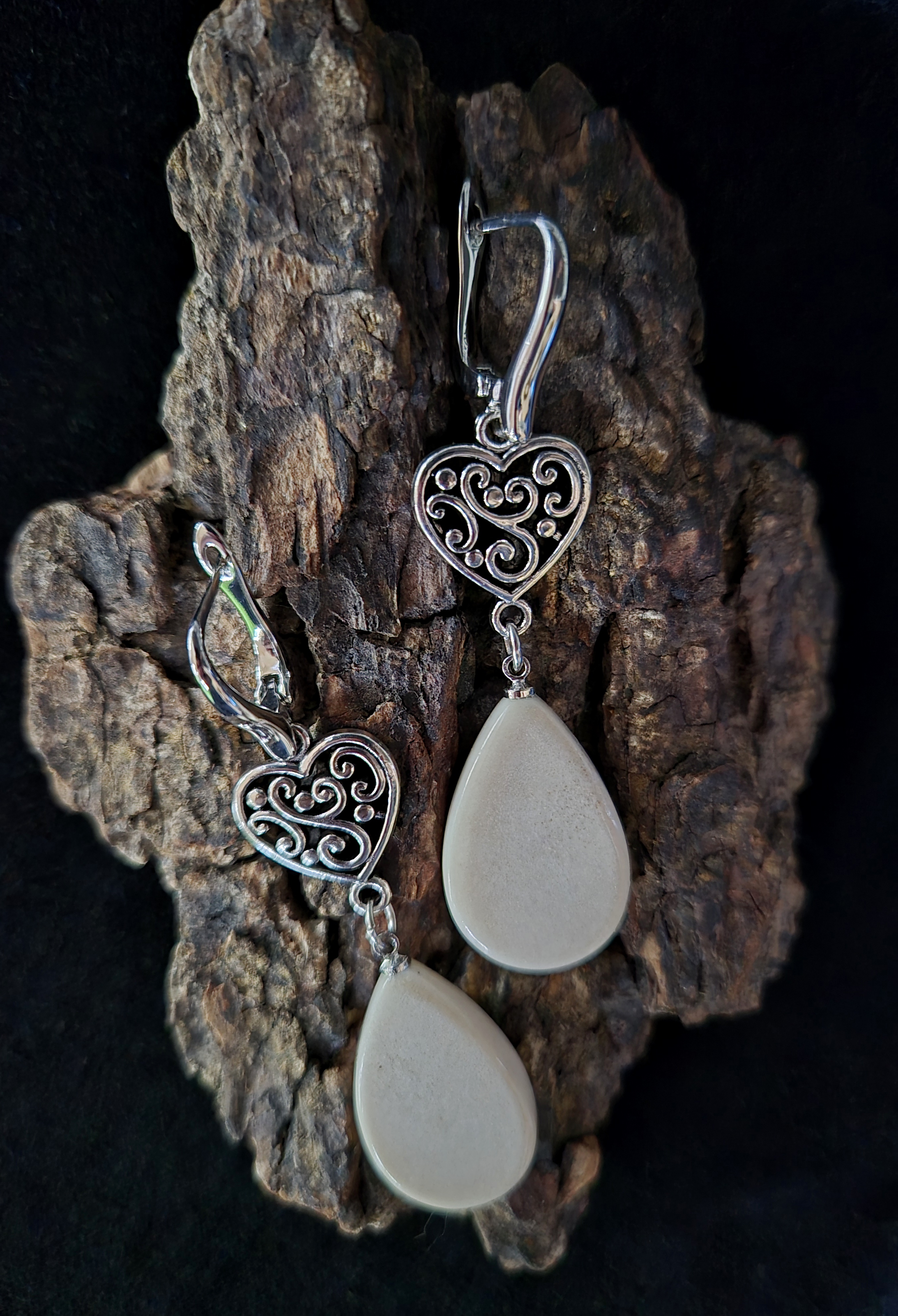 Auskarai iš briedžio rago / Moose antler earrings