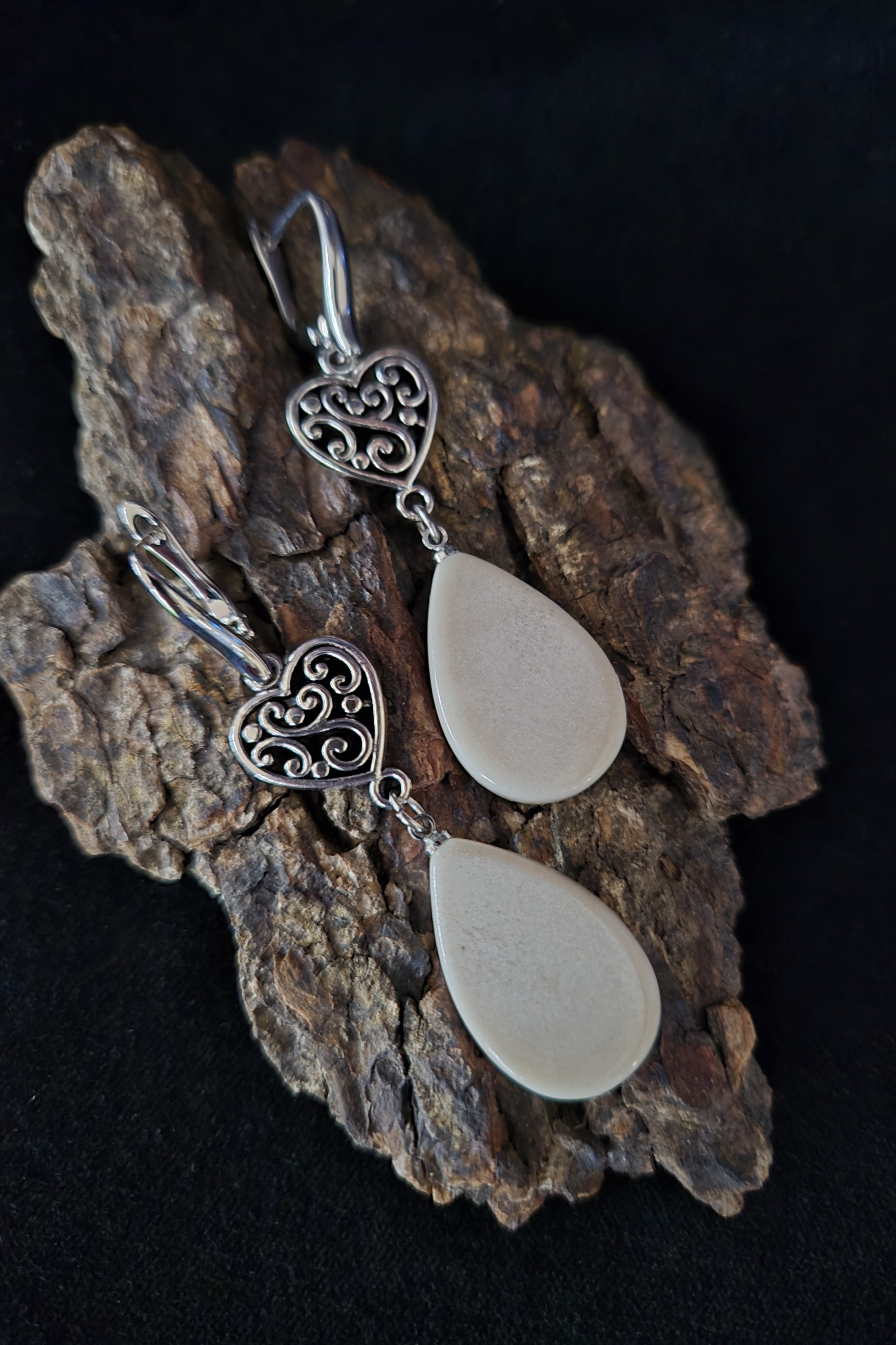 Auskarai iš briedžio rago / Moose antler earrings