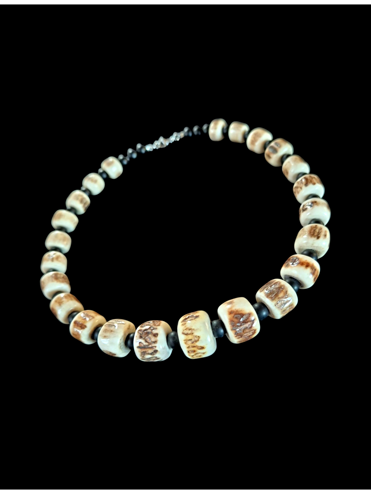 Vėrinys iš tauriojo elnio rago / Red deer antler necklace