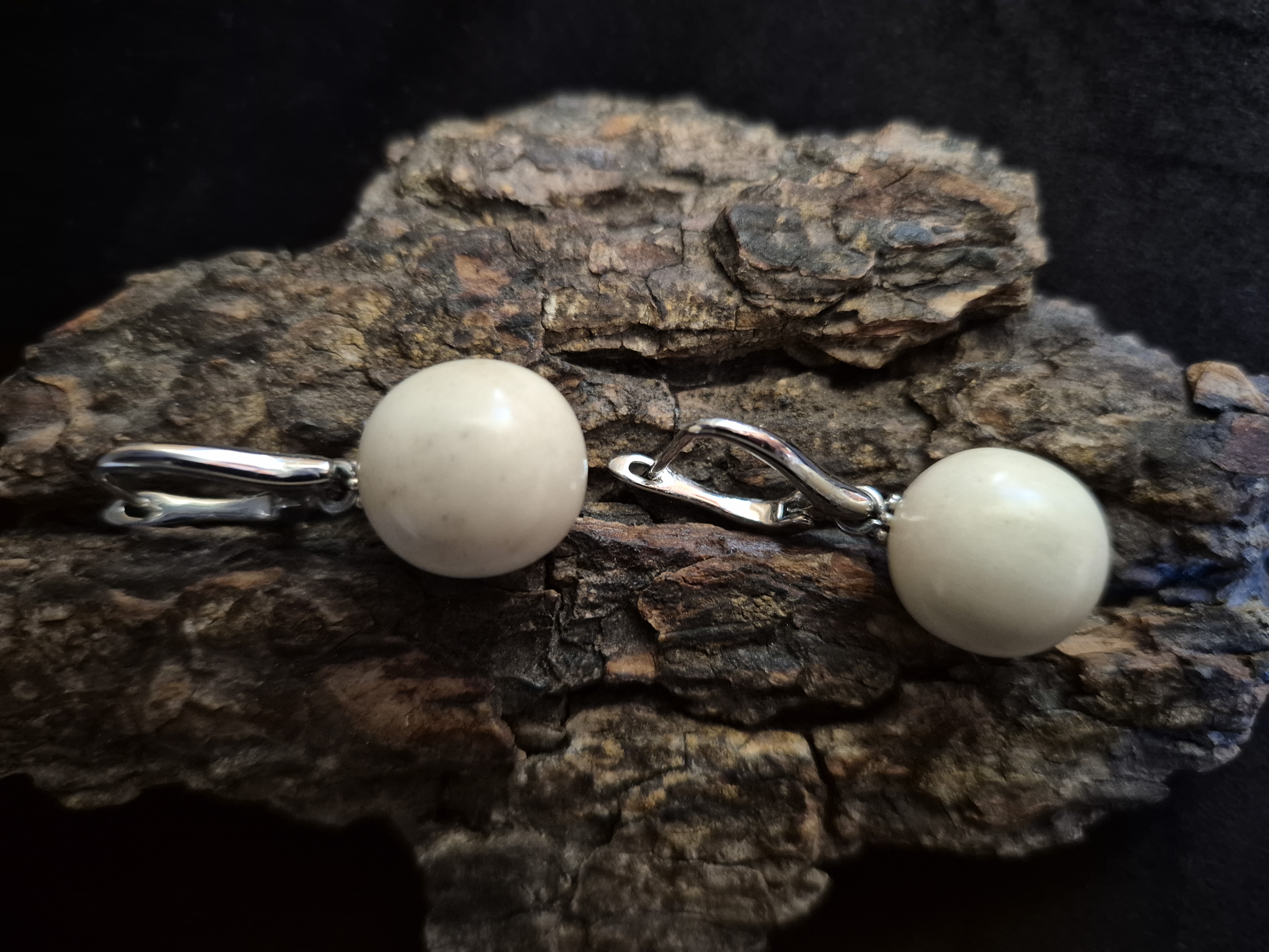 Auskarai iš briedžio rago / Moose antler earrings