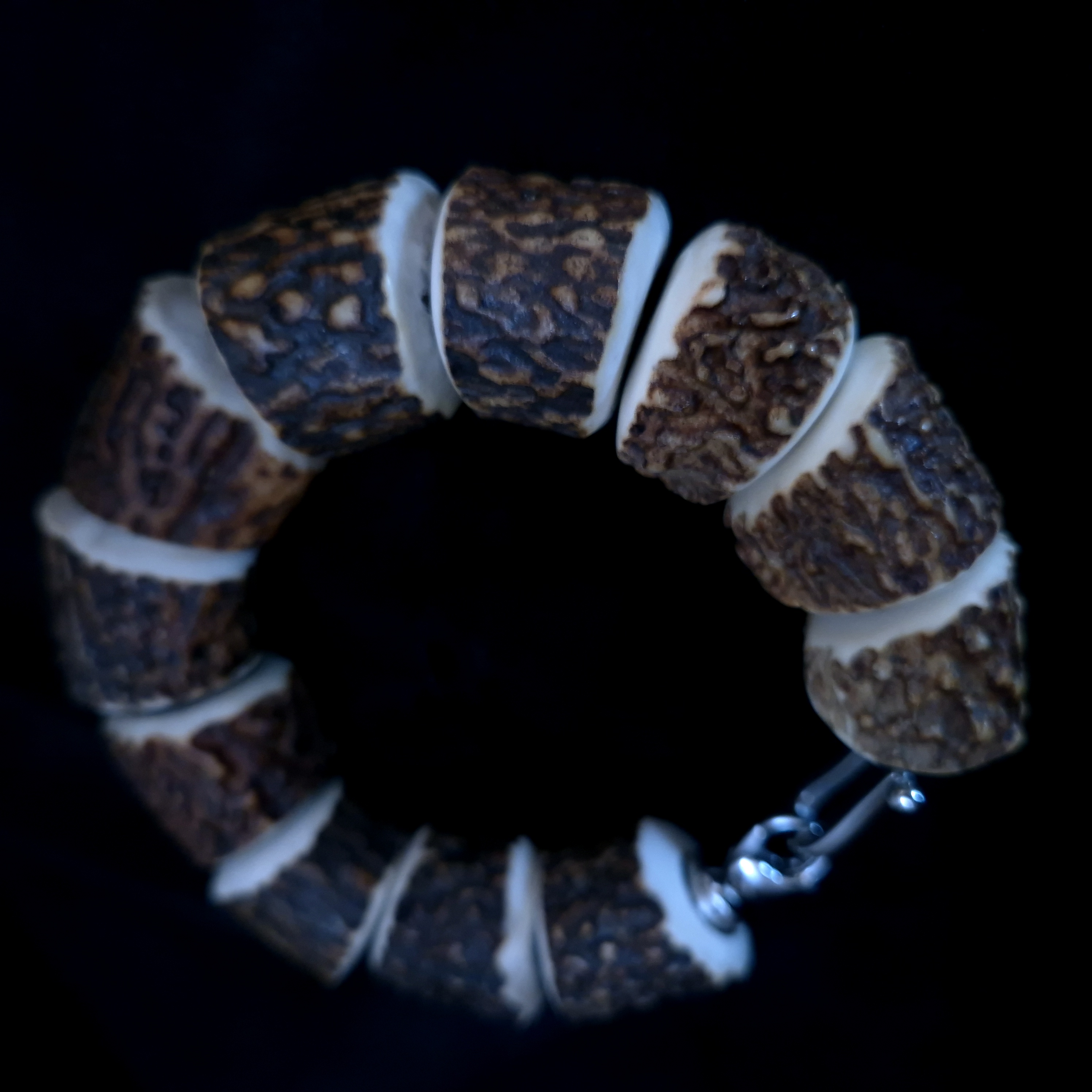 Apyrankė iš tauriojo elnio rago / Red deer antler bracelet