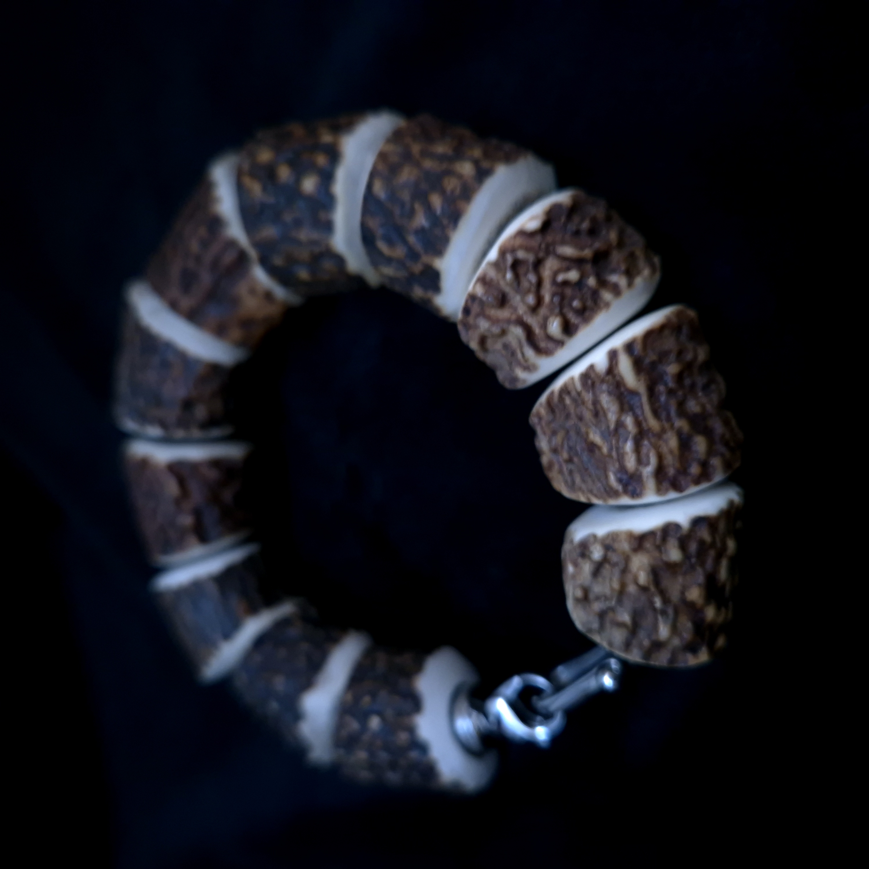 Apyrankė iš tauriojo elnio rago / Red deer antler bracelet