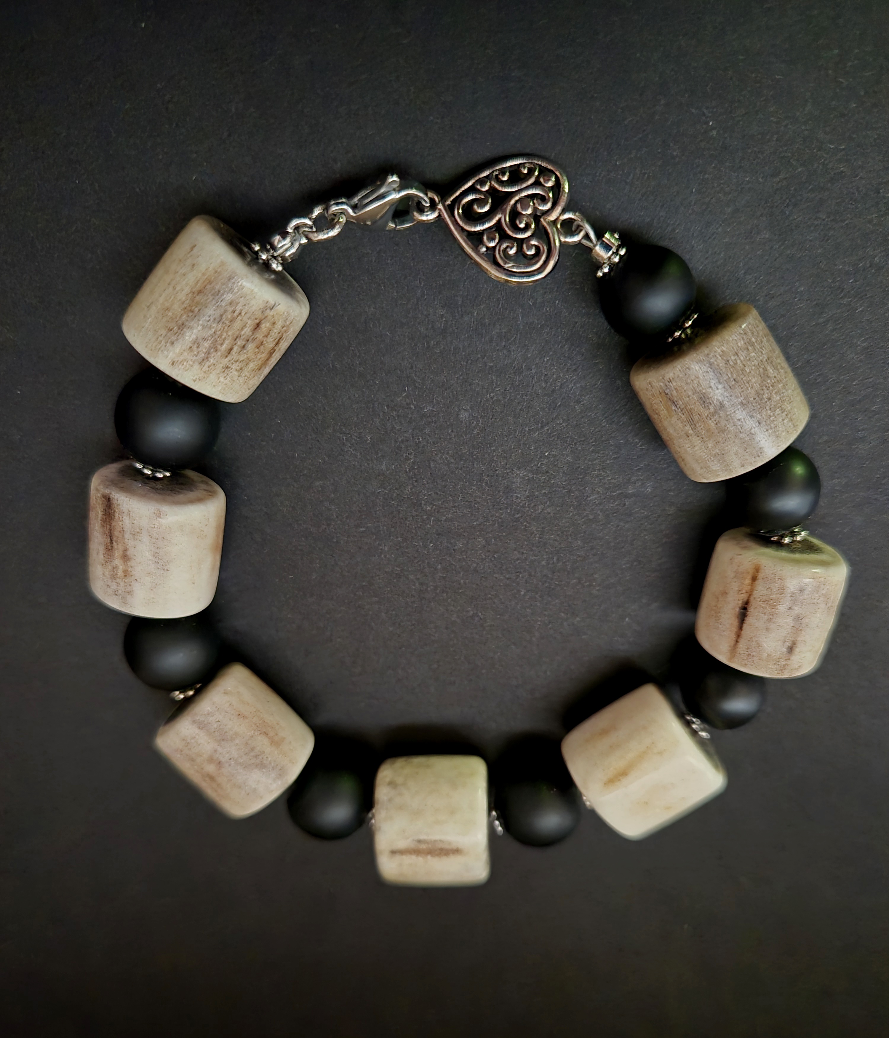 Apyrankė iš tauriojo elnio rago / Red deer antler bracelet