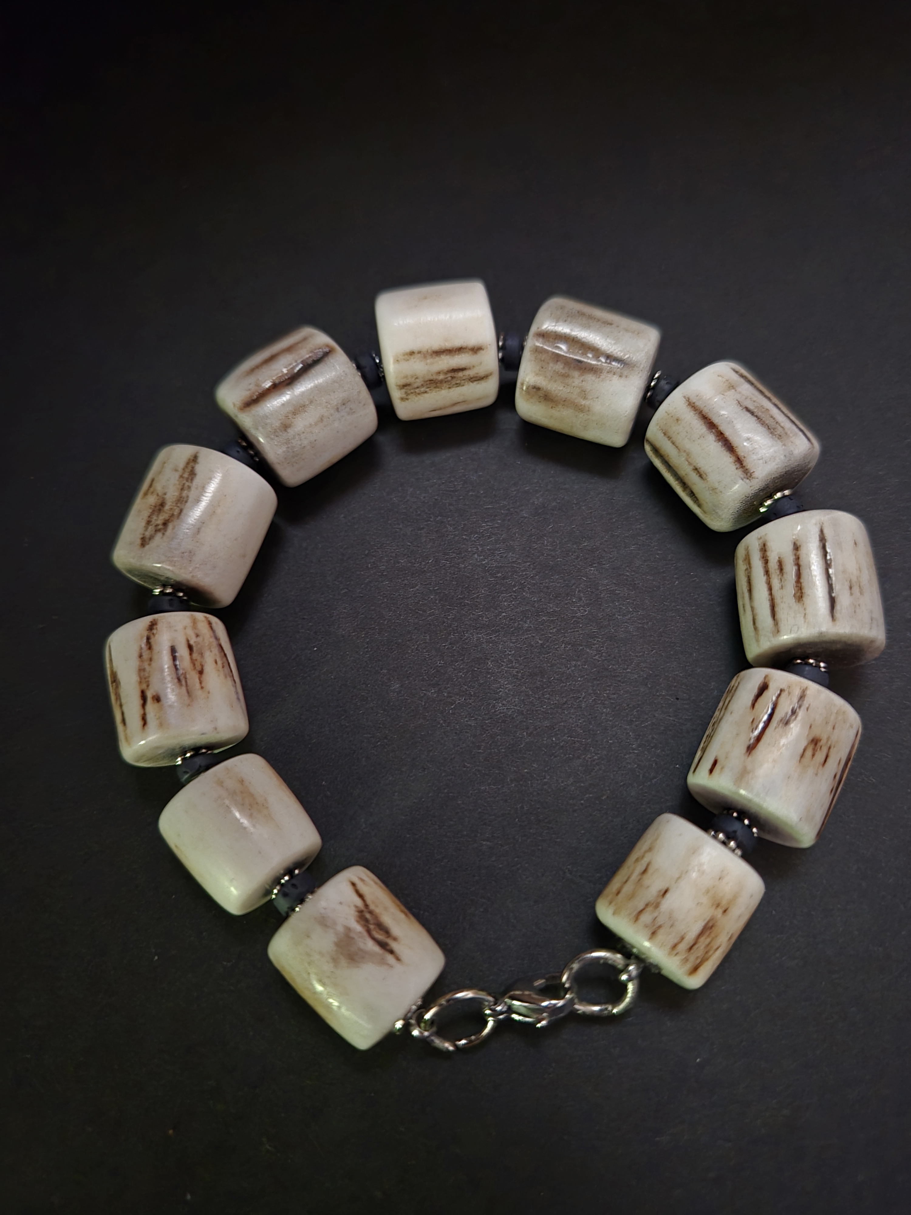 Apyrakė iš tauriojo elnio rago / Red deer antler bracelet