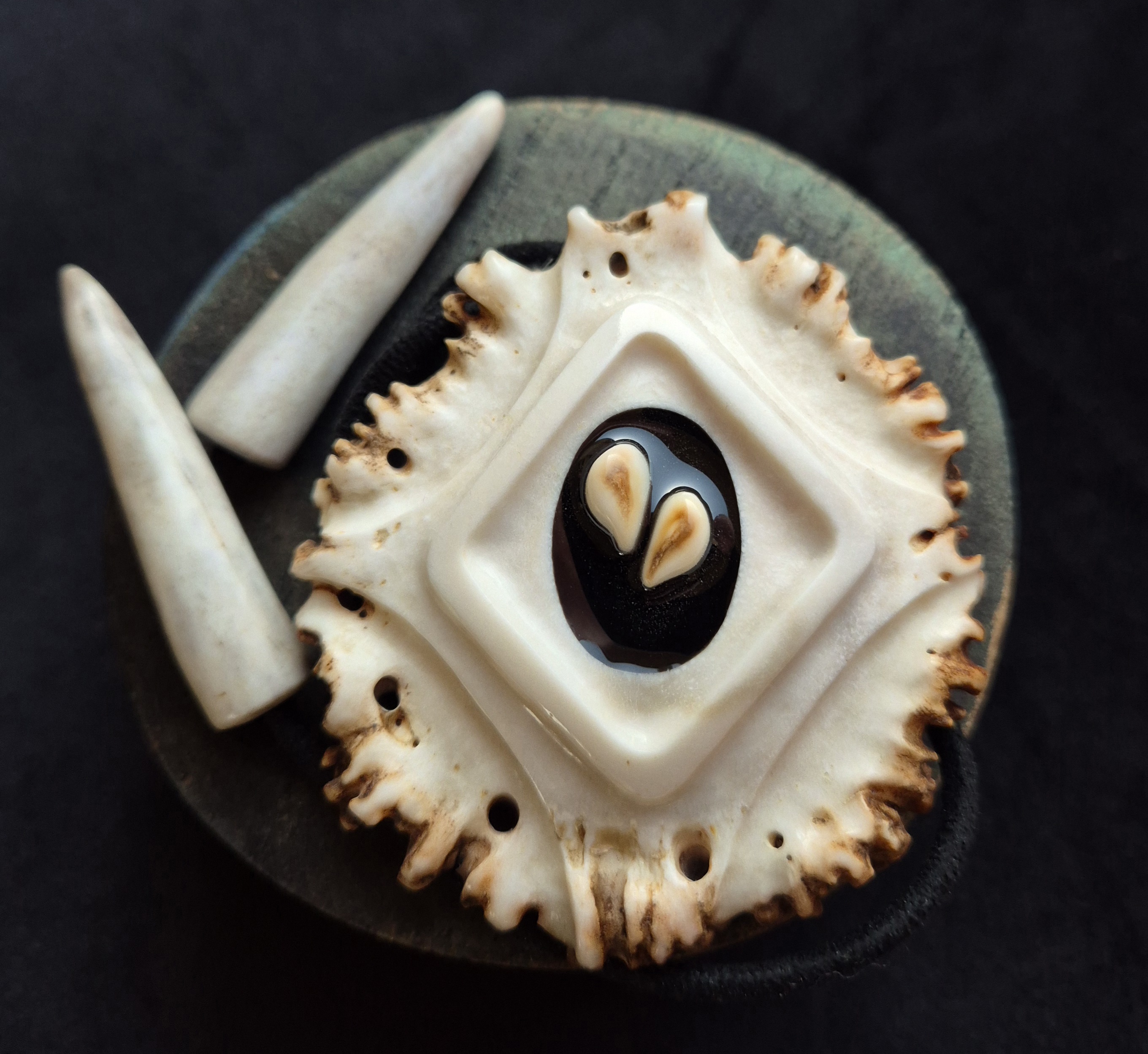 Kaklajuostė medžiotojui / Necklace for a hunter