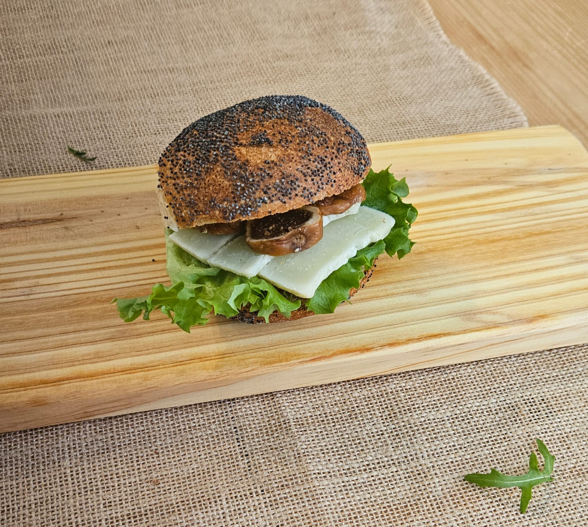 Petit sandwich fromage et figues