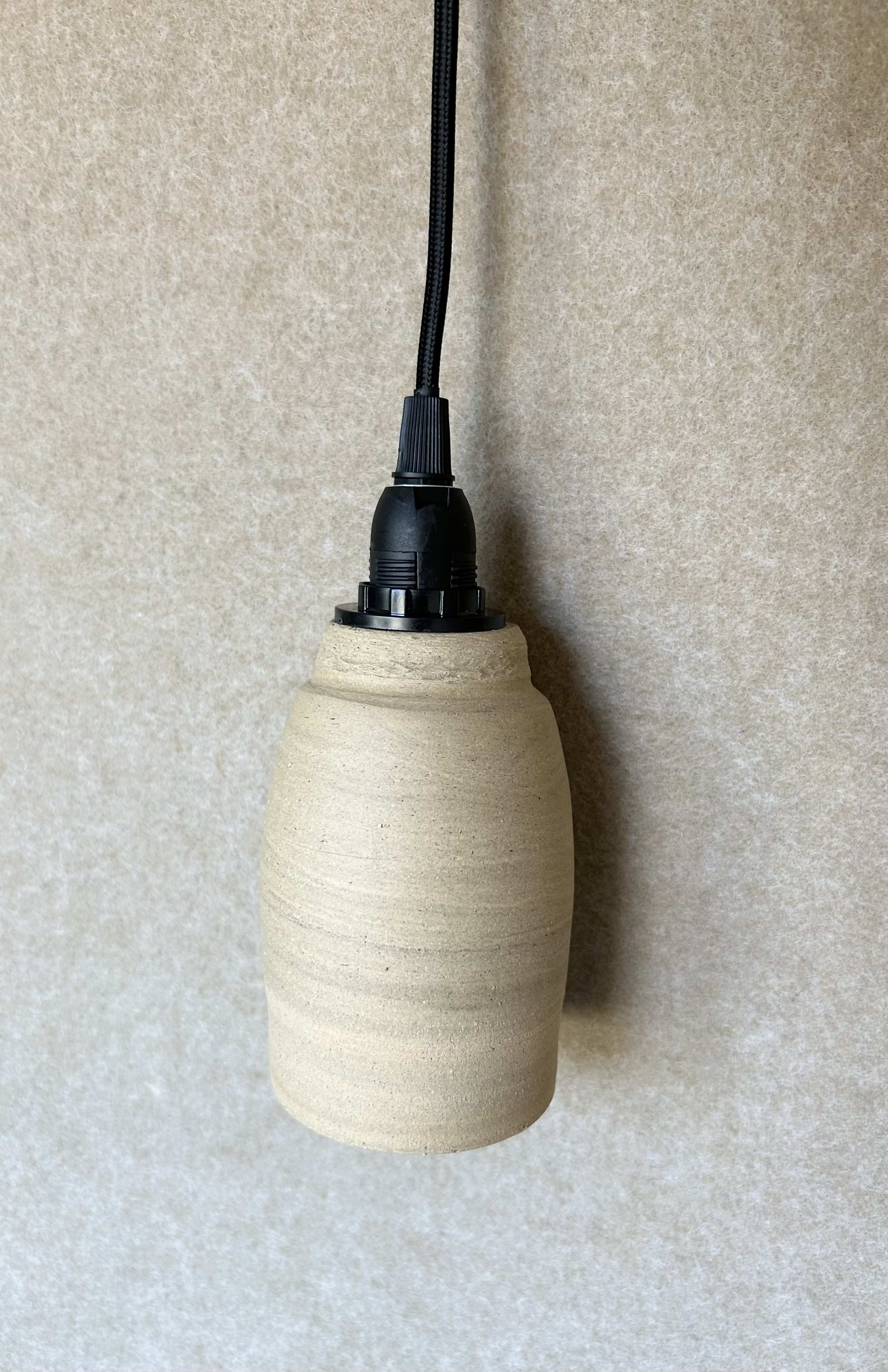 Lampe à suspendre beige intemporel