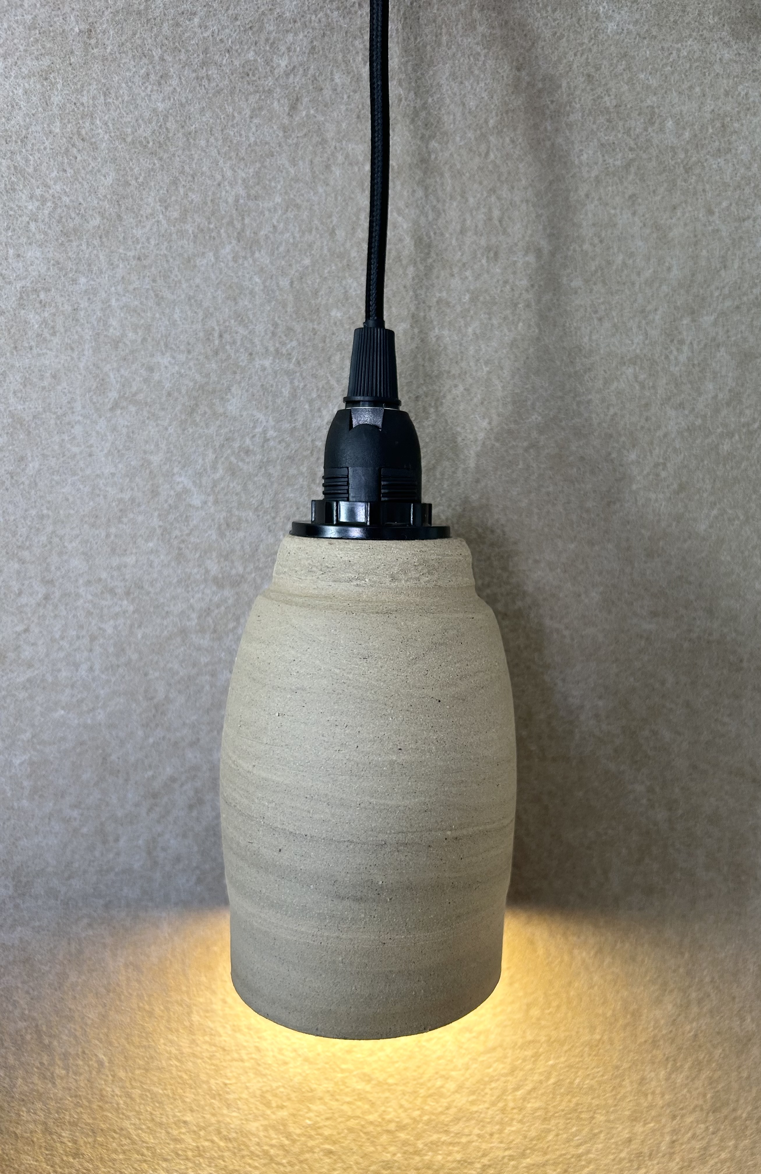 Lampe à suspendre beige intemporel