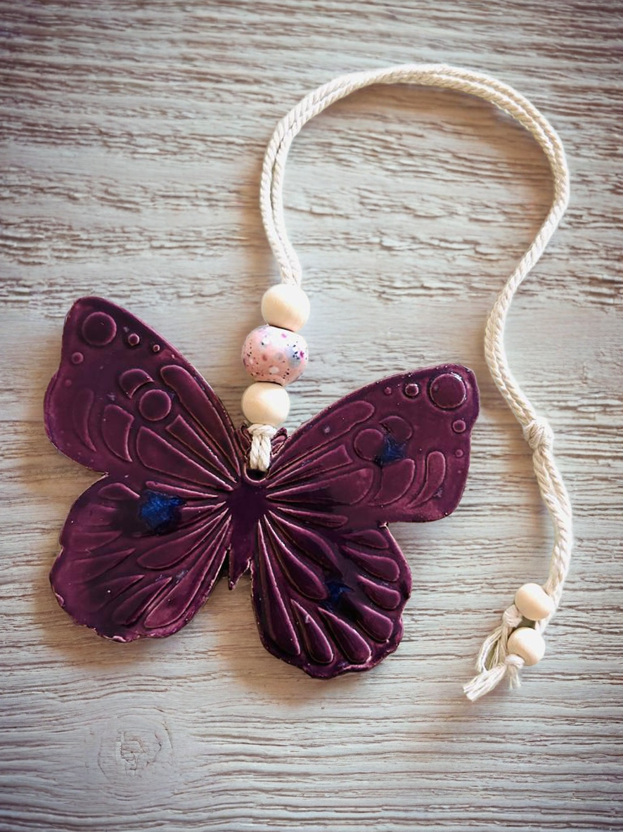 Diffuseur d'huile essentielle forme papillon en céramique violine