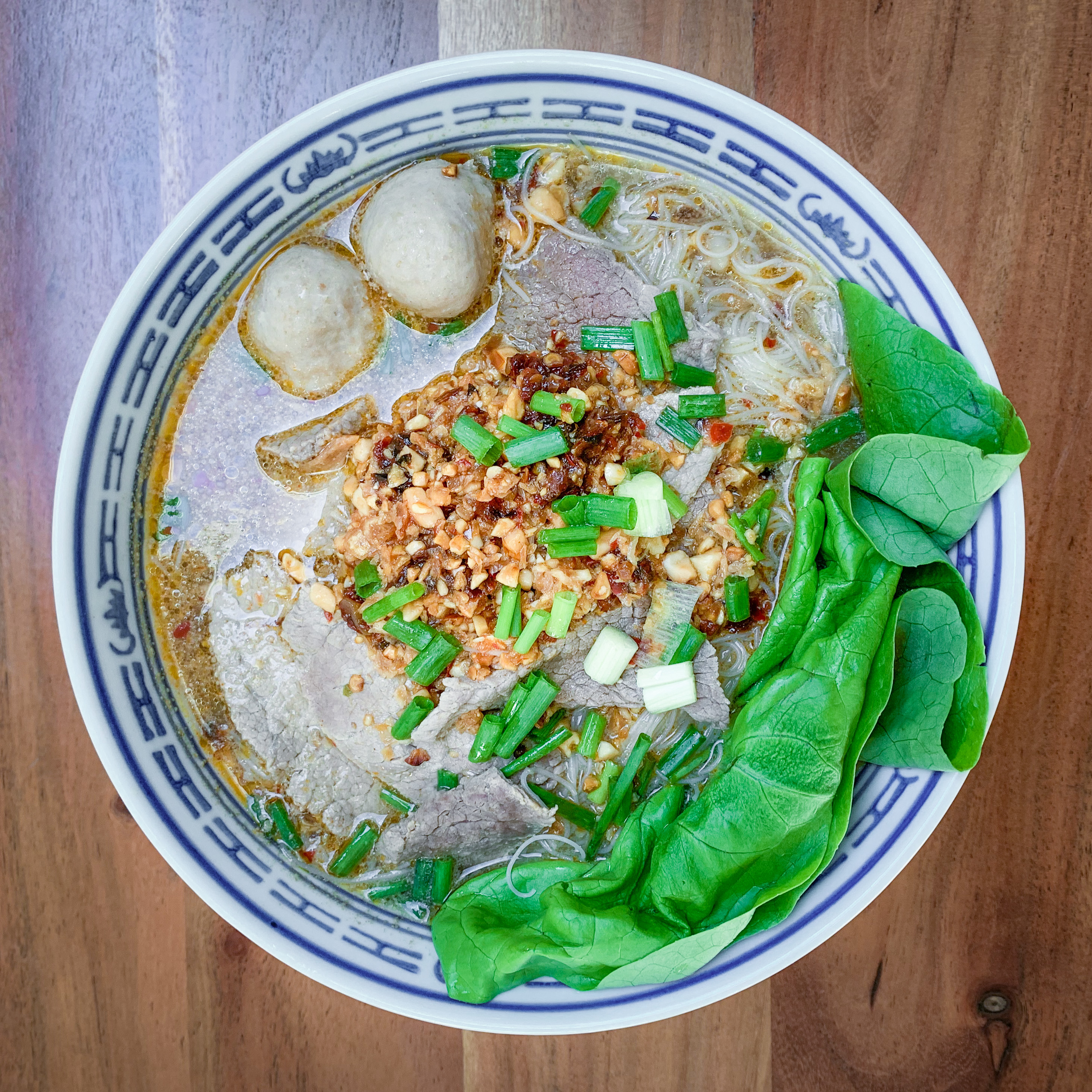 Nudelsuppe mit Rindfleisch