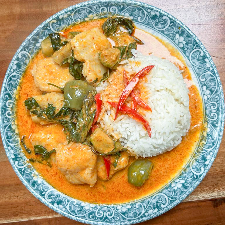 Rotes Curry mit Fisch