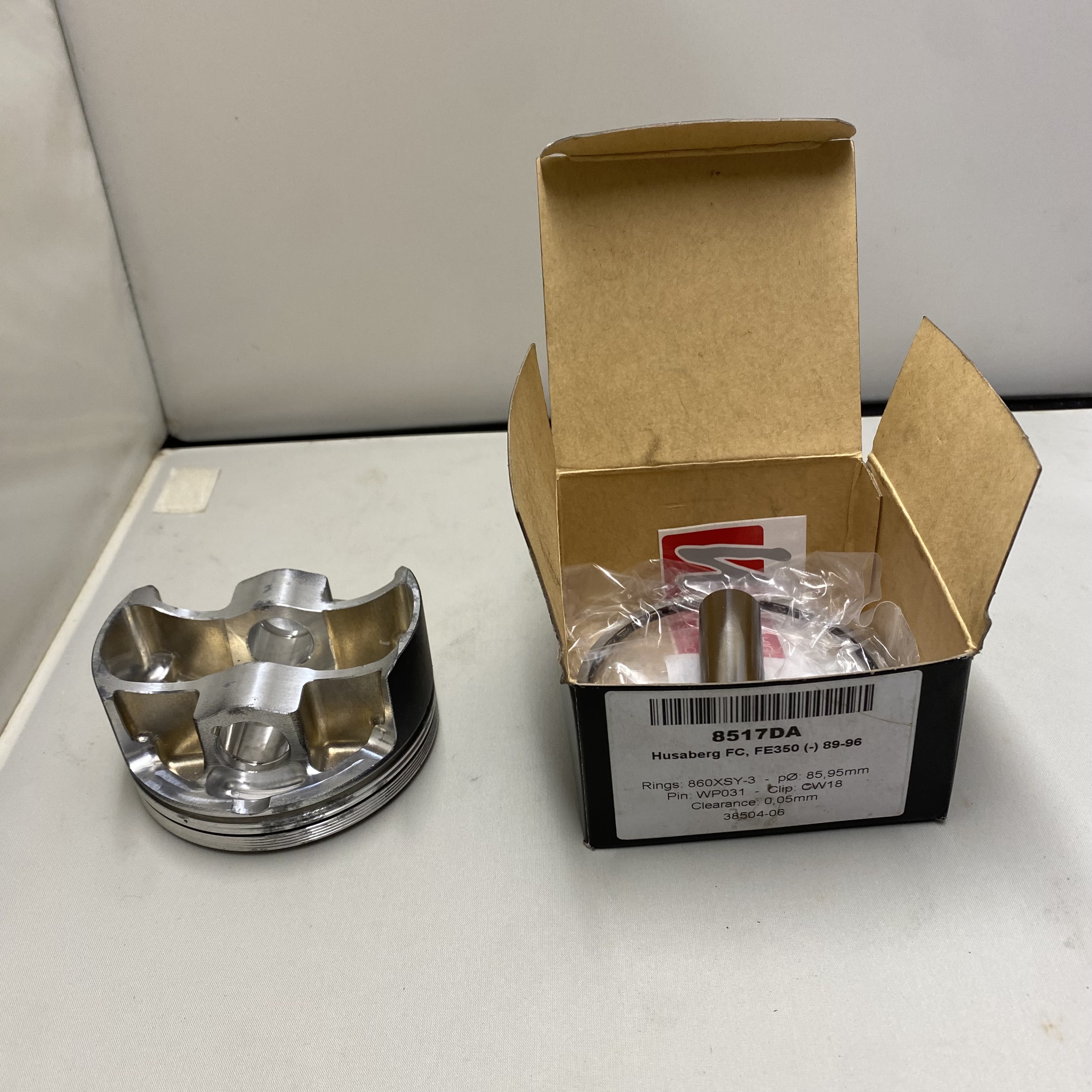 Wossner Piston Kit (includes piston, circlip, pin, ring)