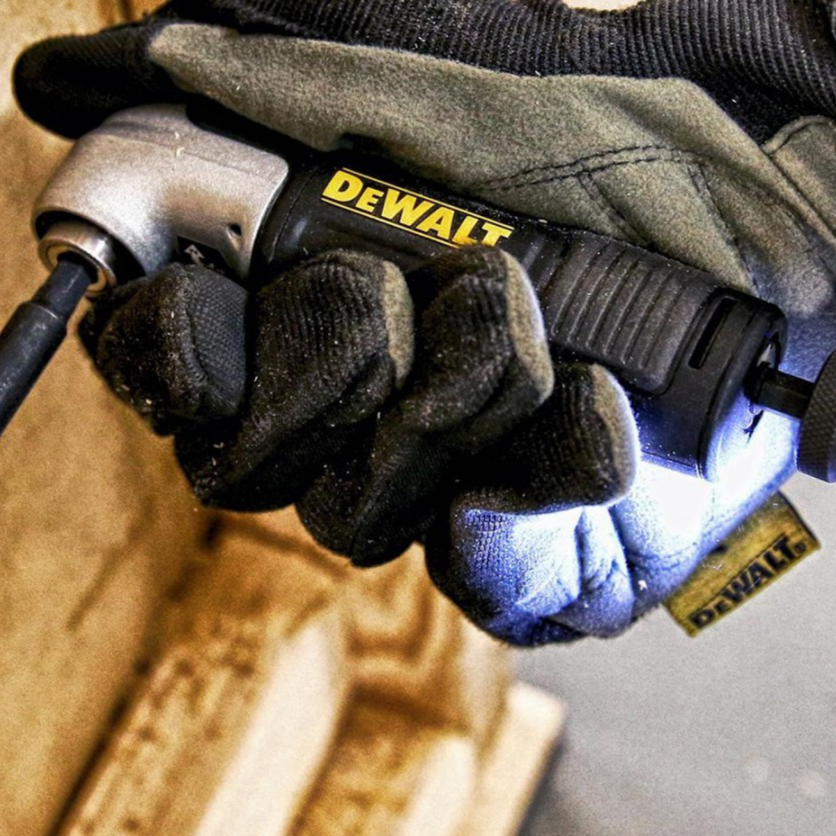 DeWALT DT20500 kampinis laikiklis 2in1