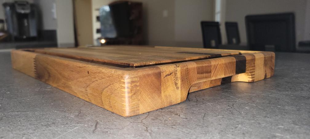 END GRAIN CUTTING BOARD