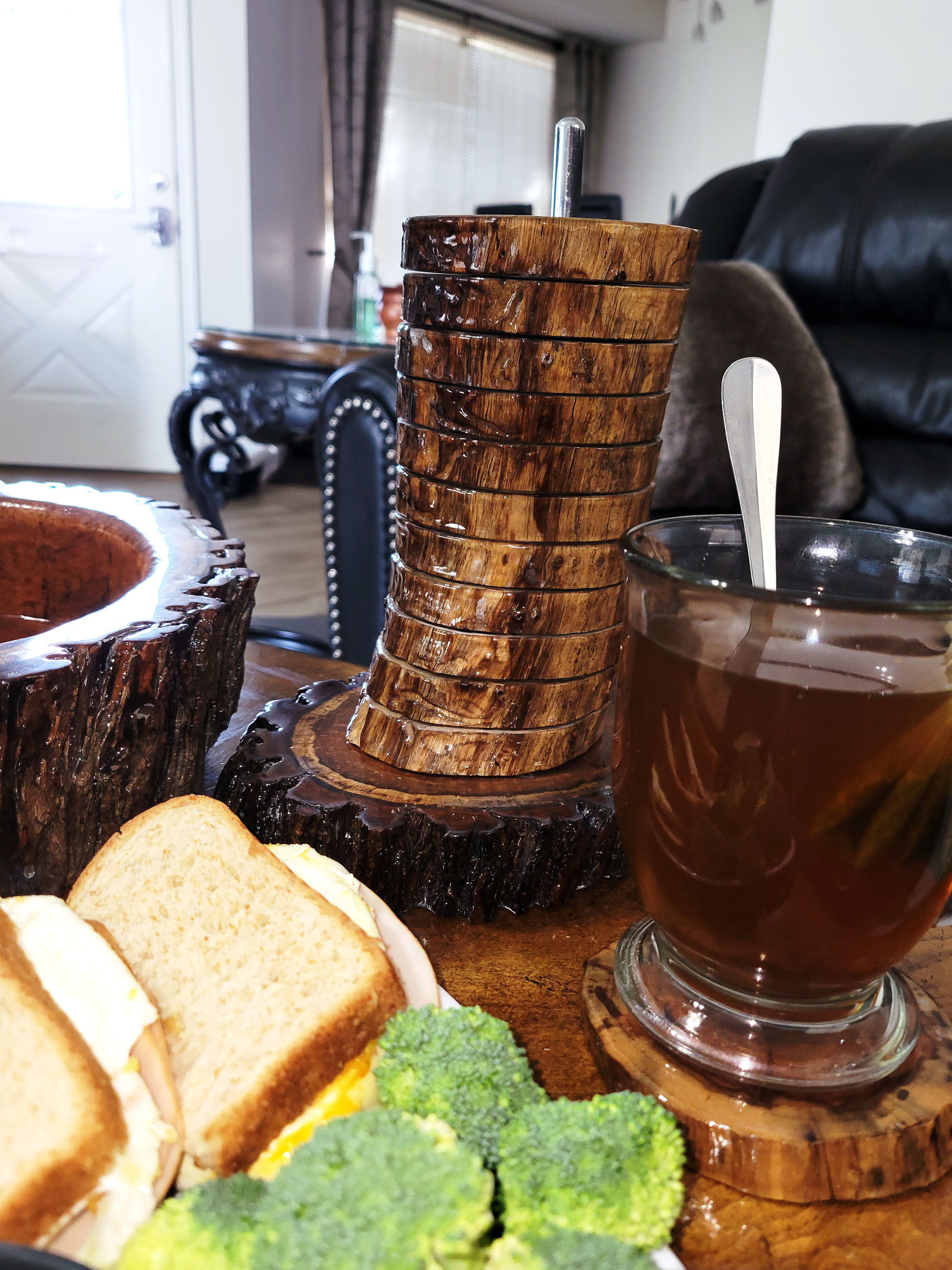 CHARGER TRAY AND COASTER SET