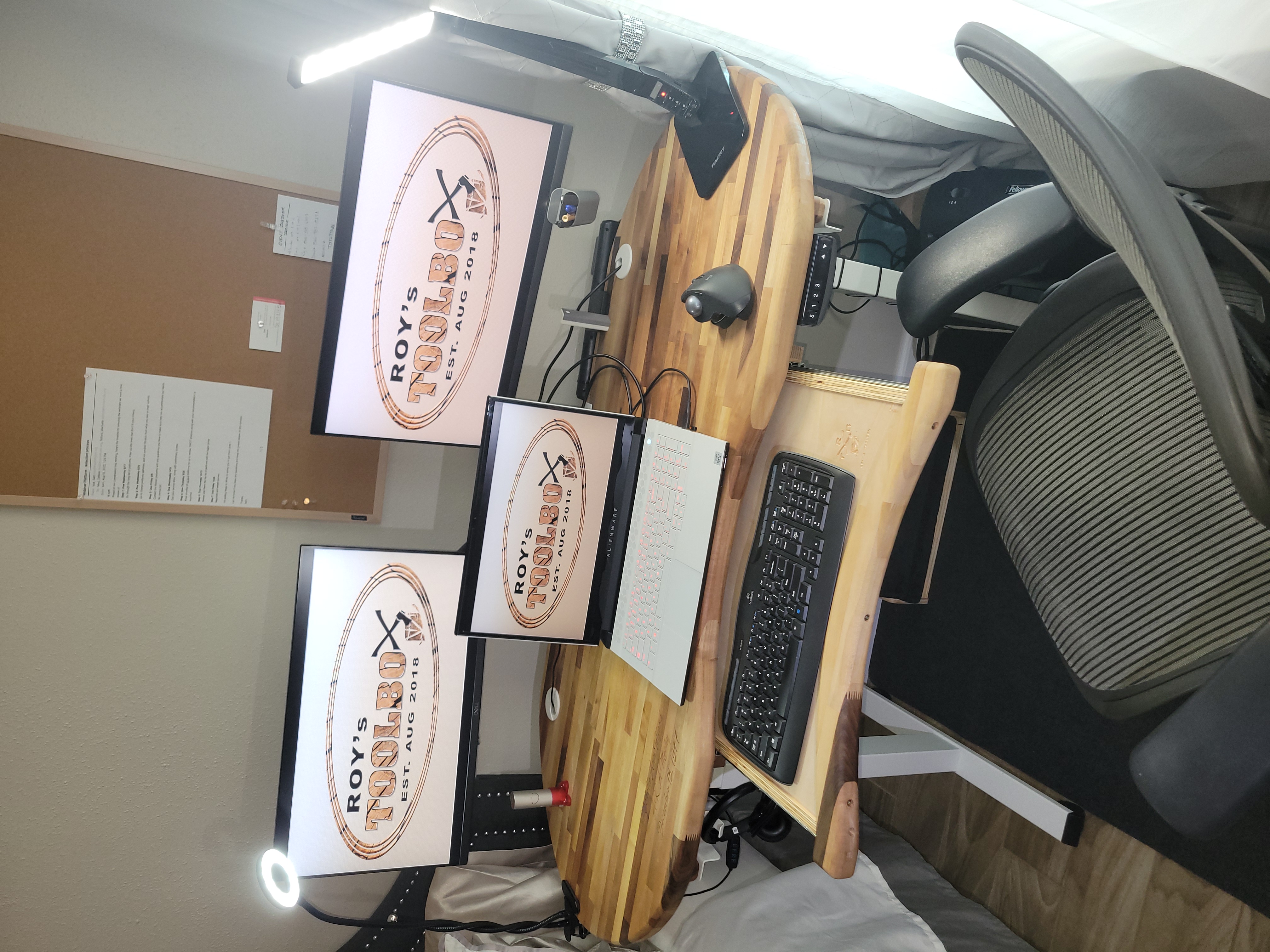 WORK STATION (ADJUSTABLE HEIGHT)