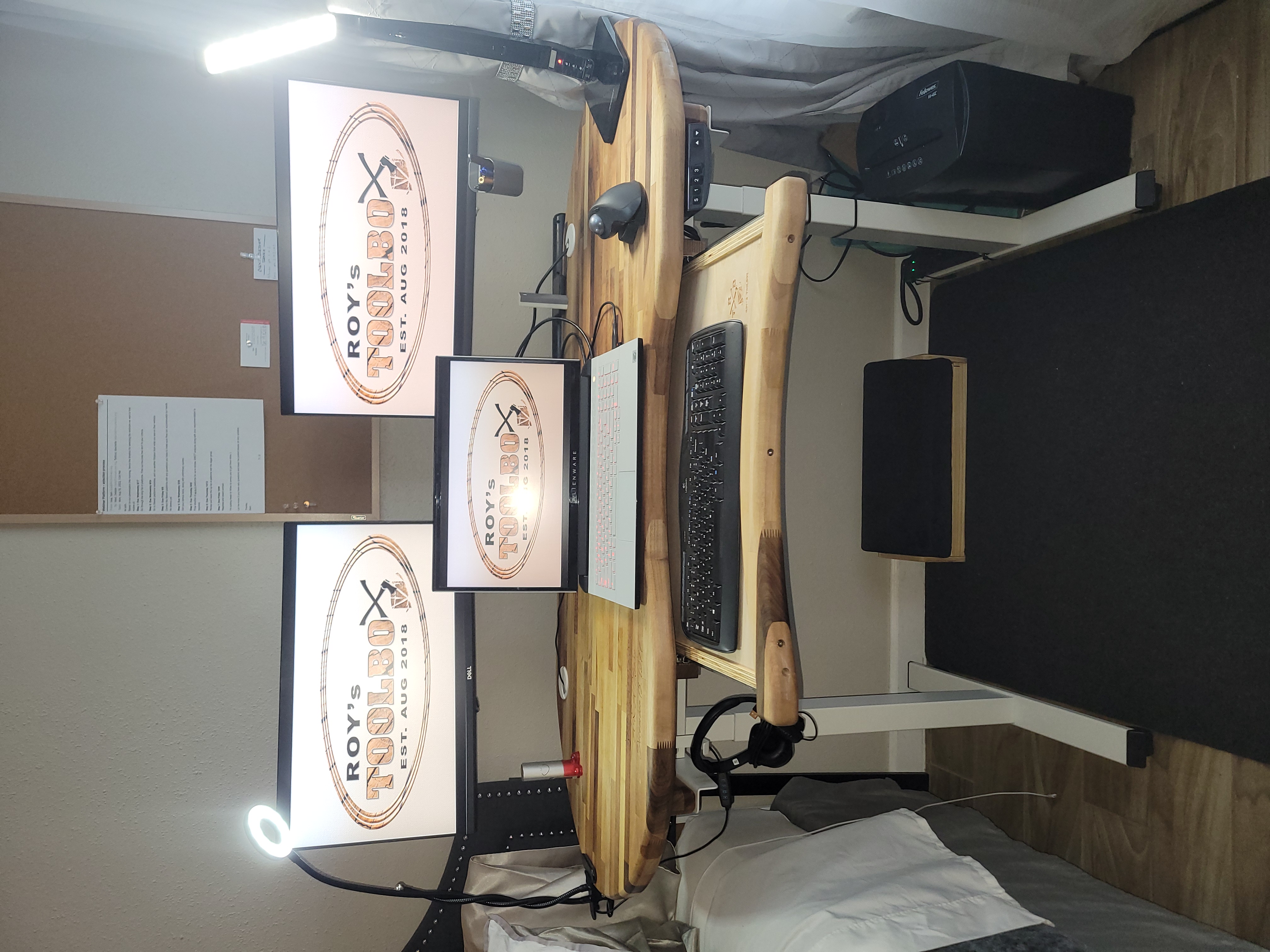 WORK STATION (ADJUSTABLE HEIGHT)