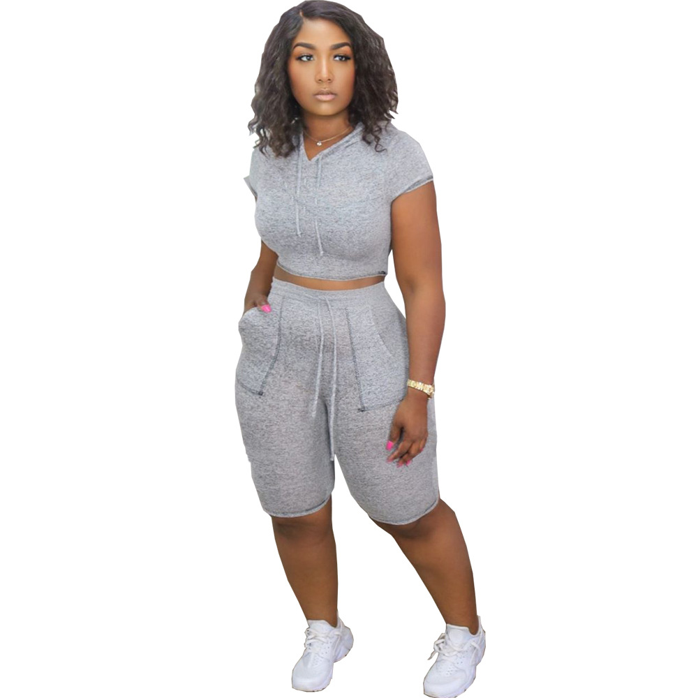 CROP TOP HOODIE/BERMUDA SHORTS