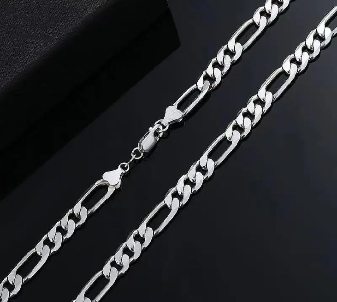 SILVER CHAIN NECKLACE