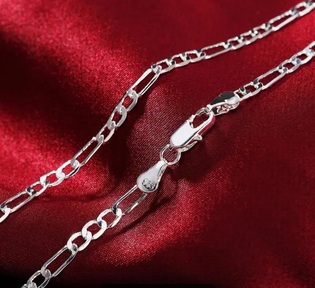 SILVER CHAIN NECKLACE