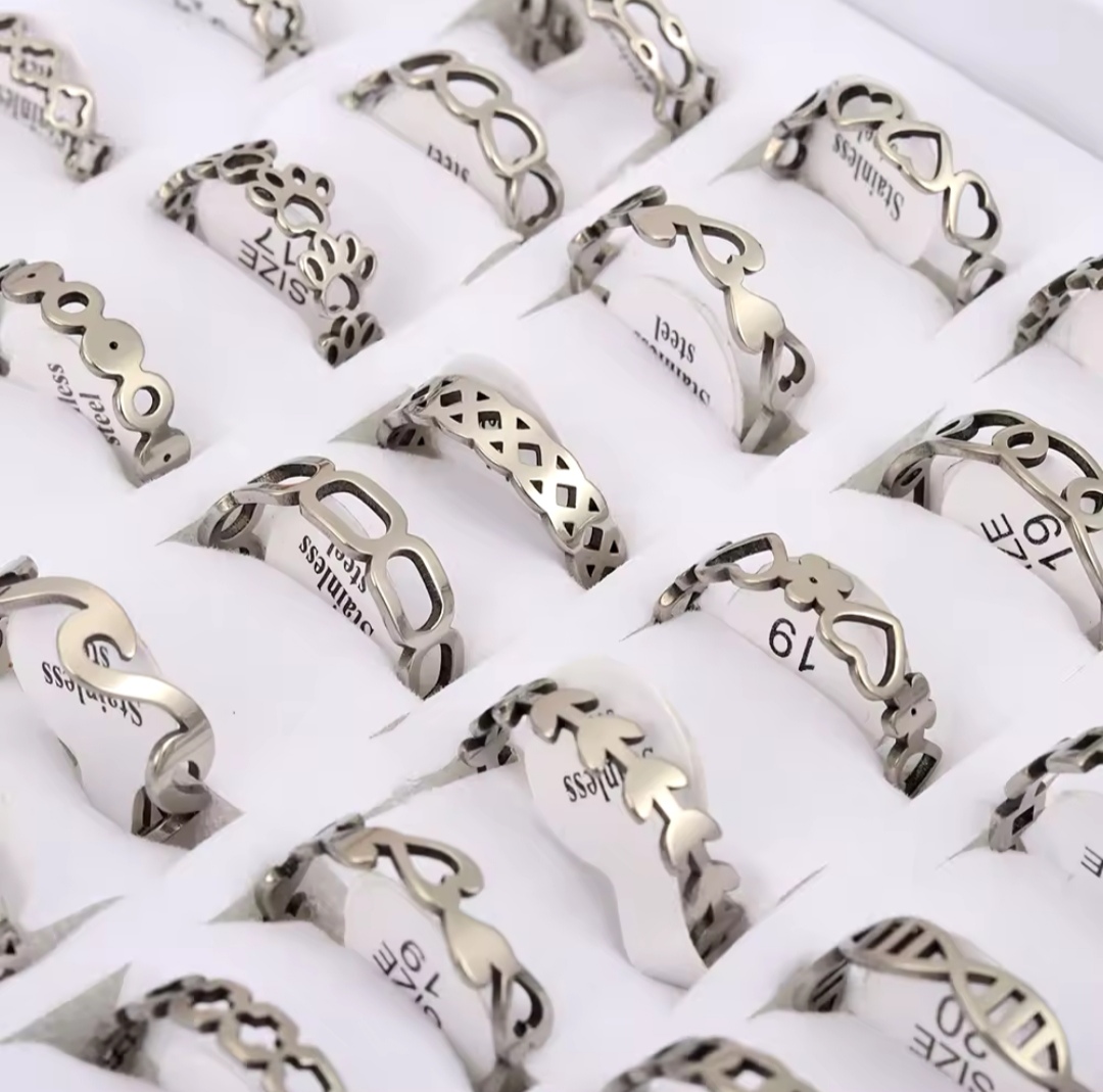 ROYAL ENTITY FILIGREE BAND RING