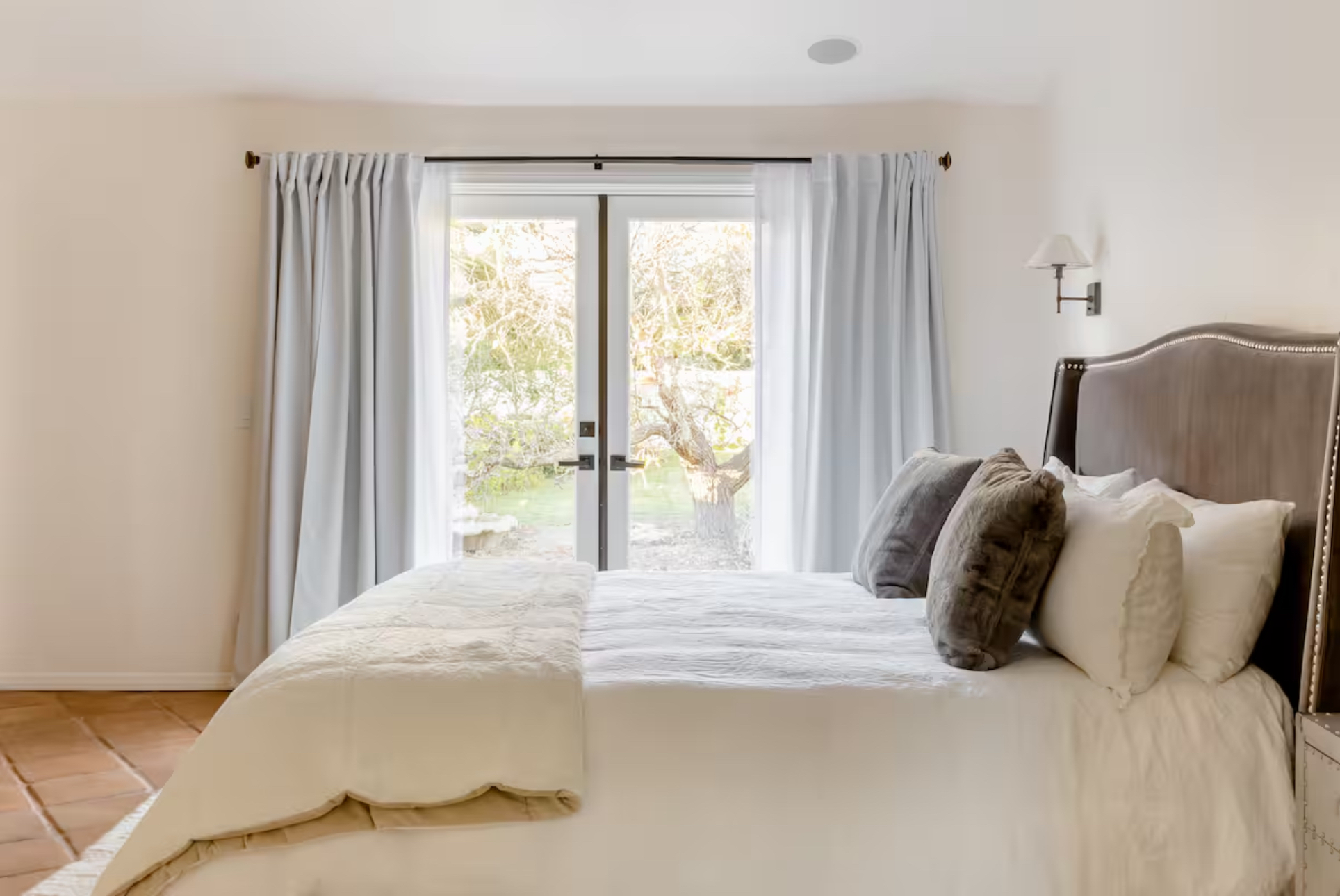 King Bedroom with En Suite Bath