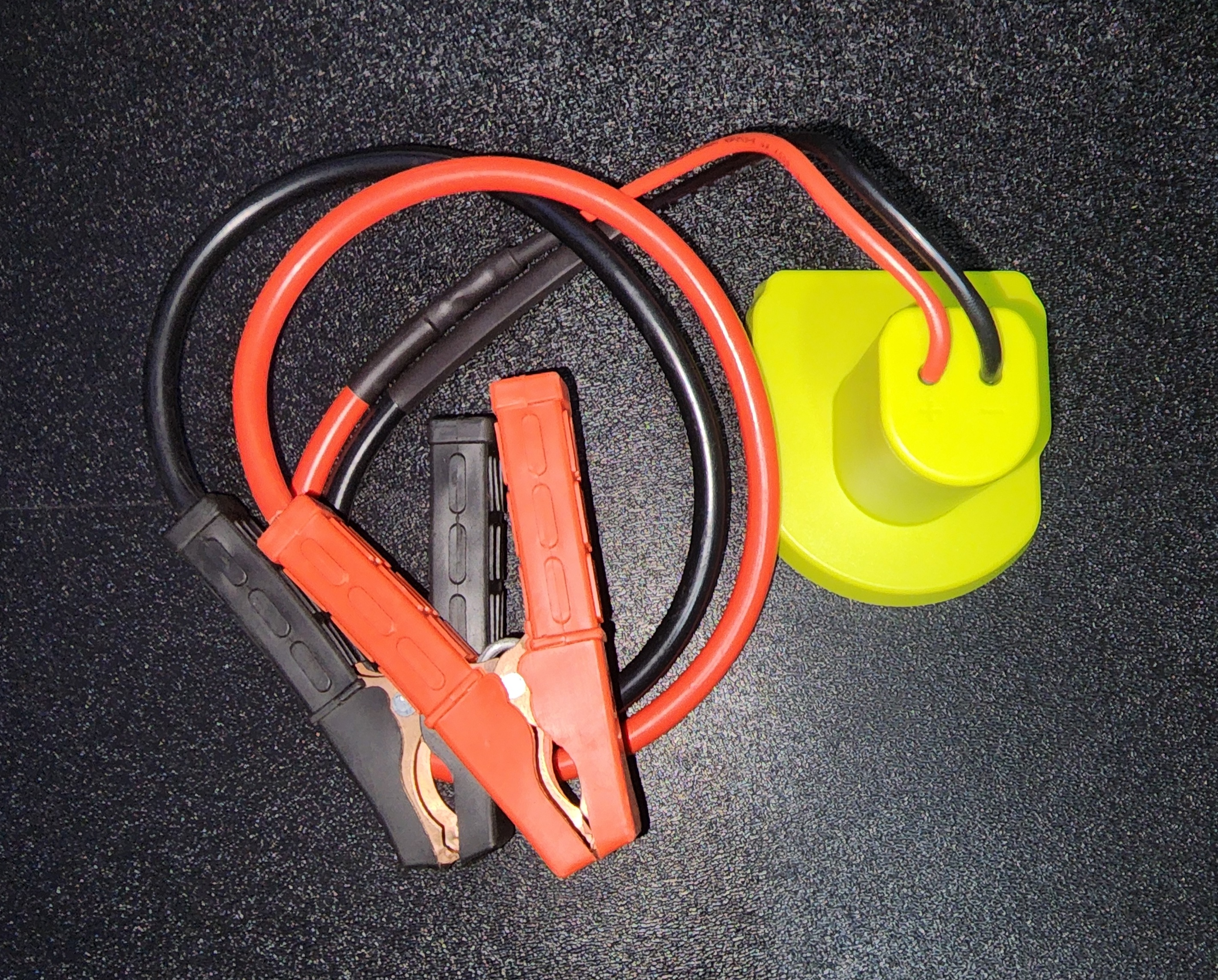 "Ryo Green" jump start pack. Requires "Ryo Green" 18 volt lithium ion battery pack.