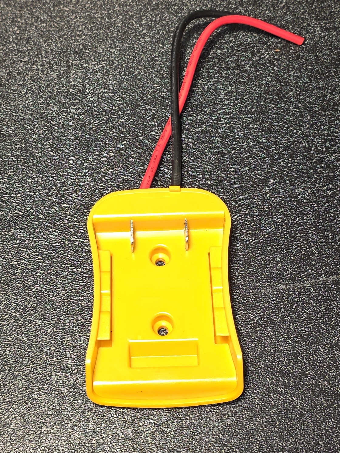 "Dew Yellow" 20v Battery Adapter. Requires "Dew Yellow" 20v Li-ion Battery Pack.