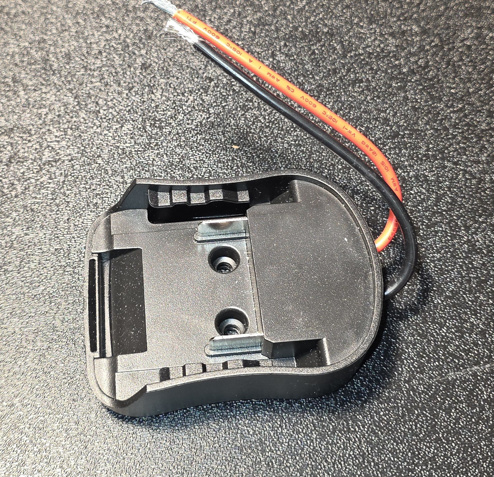 "Maki Blue" 18v Adapter.  Requires "Maki Blue" 18v Battery.  Buy 1 Get 1 Free.